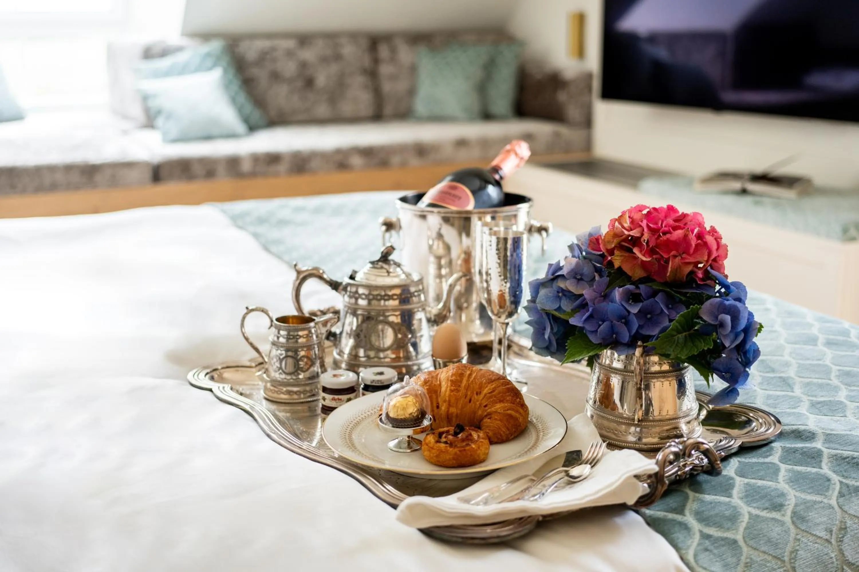 Breakfast in SCHLOSSRESIDENZ - Boutique Apartments & Hotel Suiten