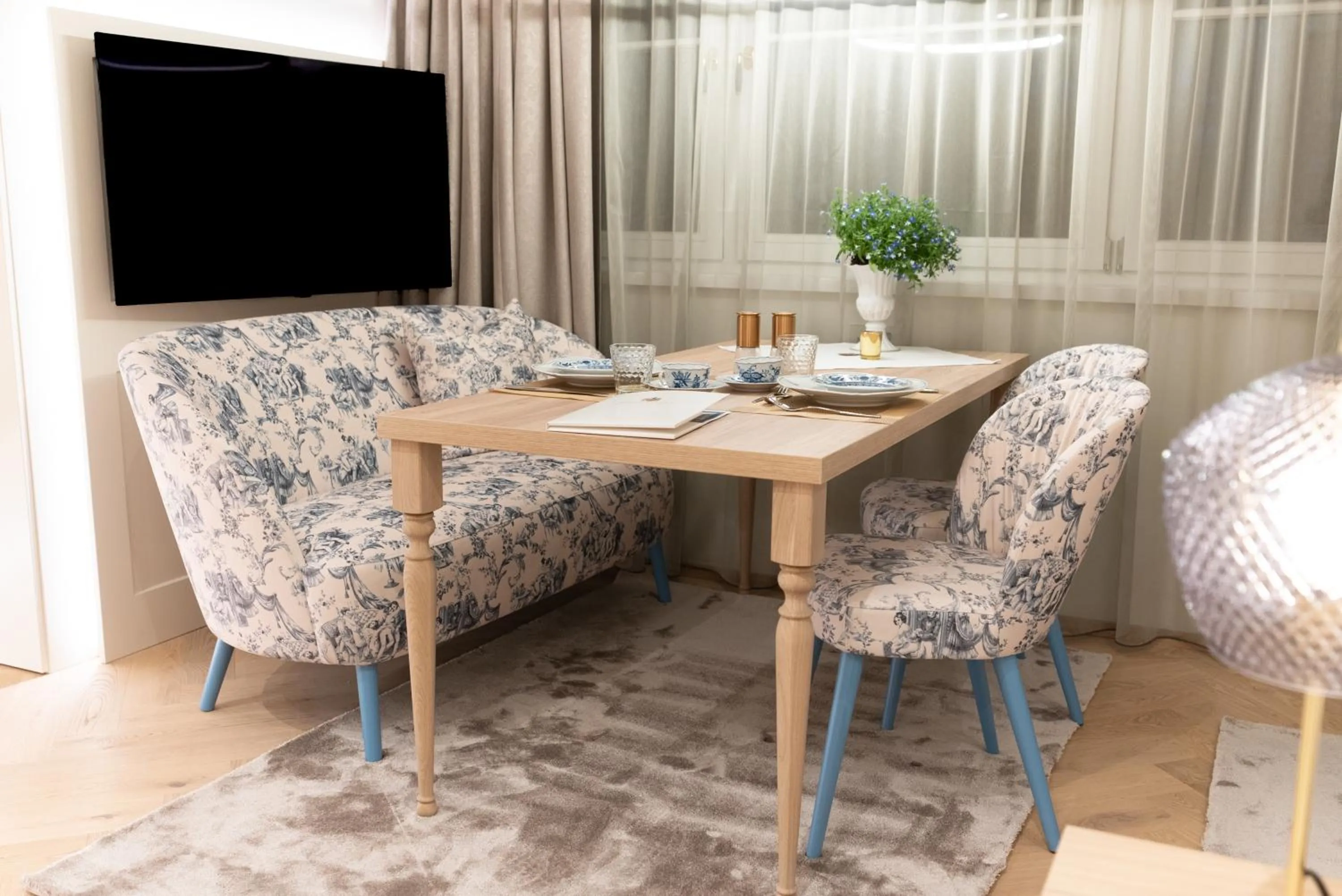 TV and multimedia in SCHLOSSRESIDENZ - Boutique Apartments & Hotel Suiten