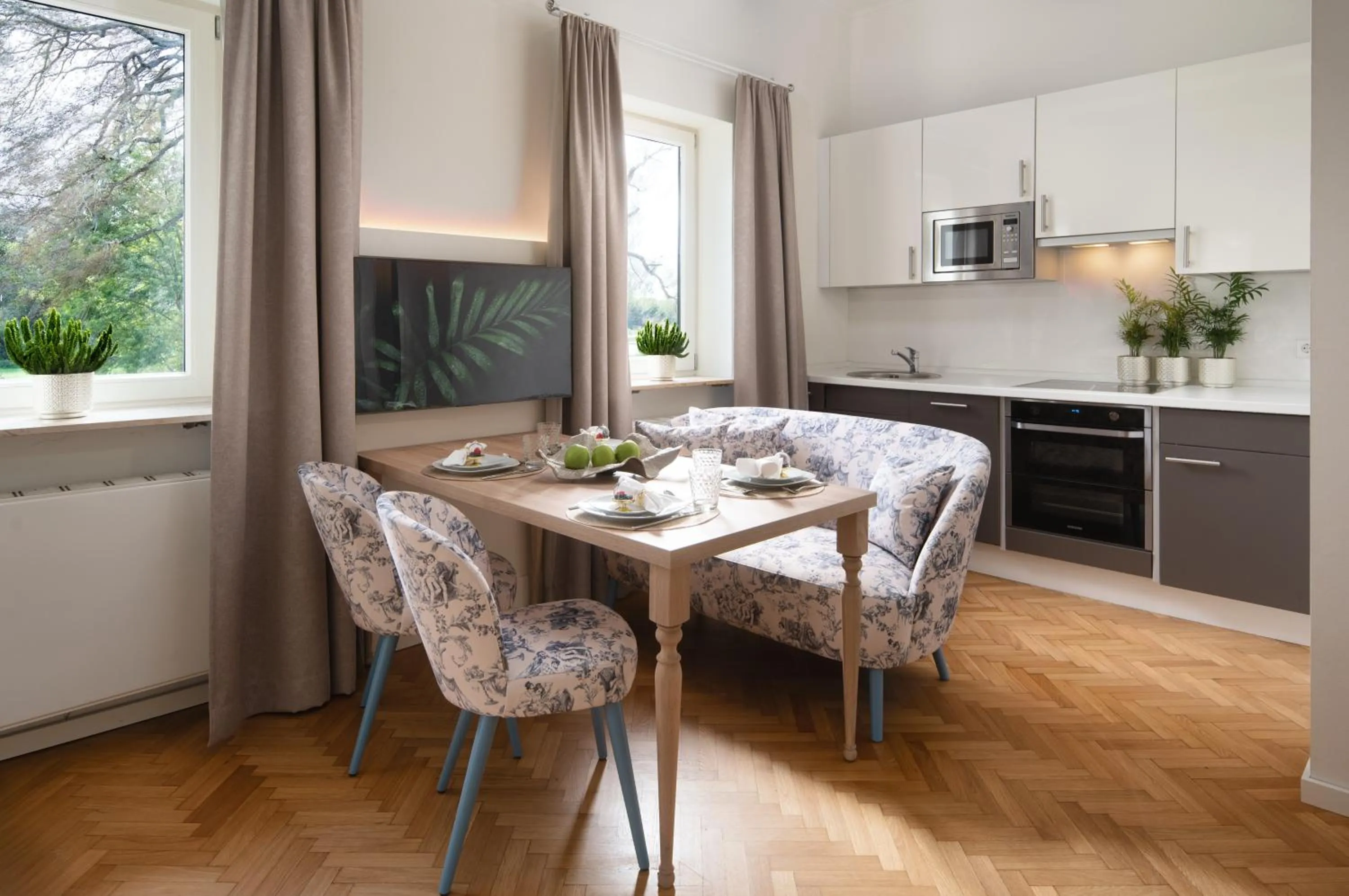 Kitchen or kitchenette in SCHLOSSRESIDENZ - Boutique Apartments & Hotel Suiten