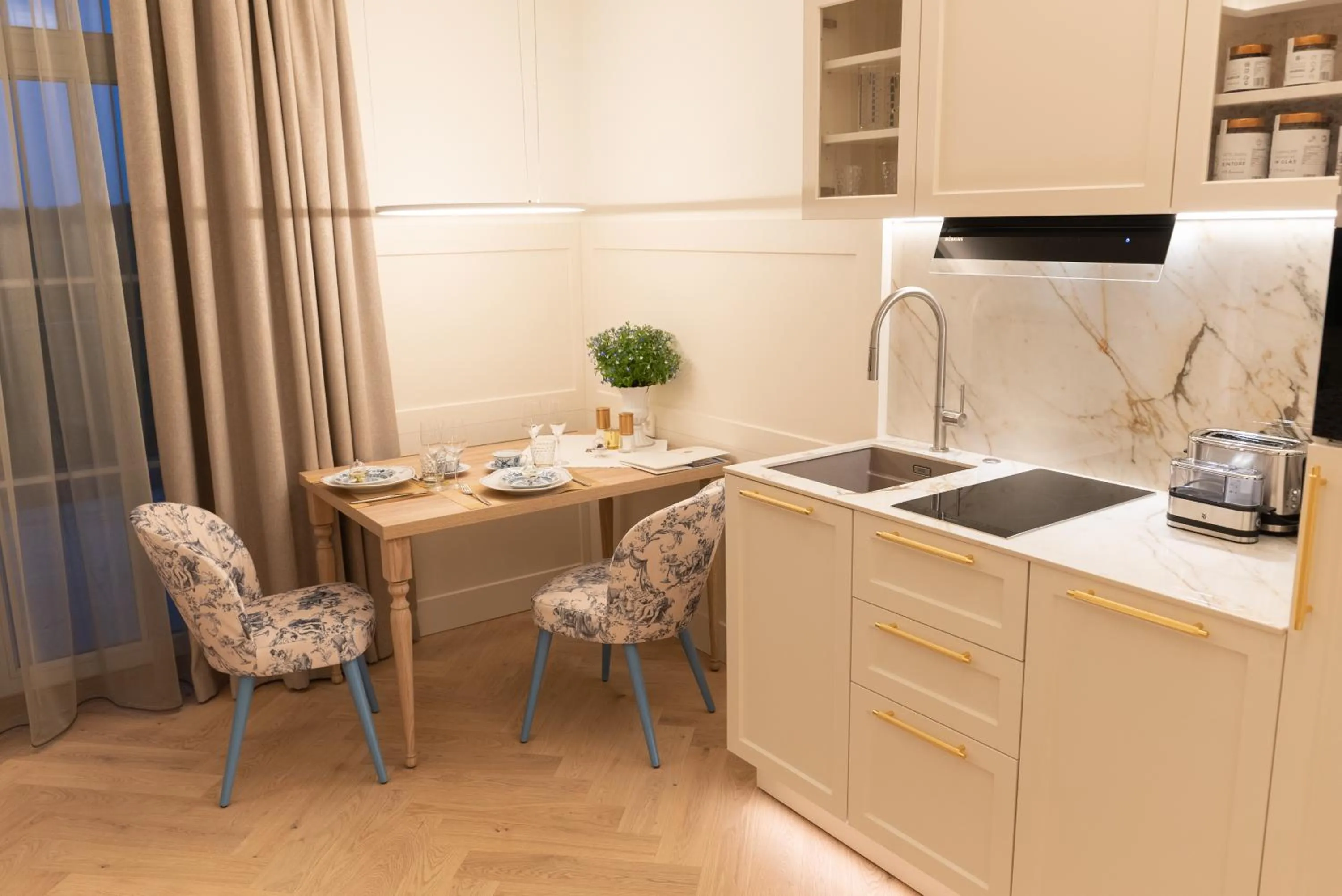 Coffee/tea facilities in SCHLOSSRESIDENZ - Boutique Apartments & Hotel Suiten