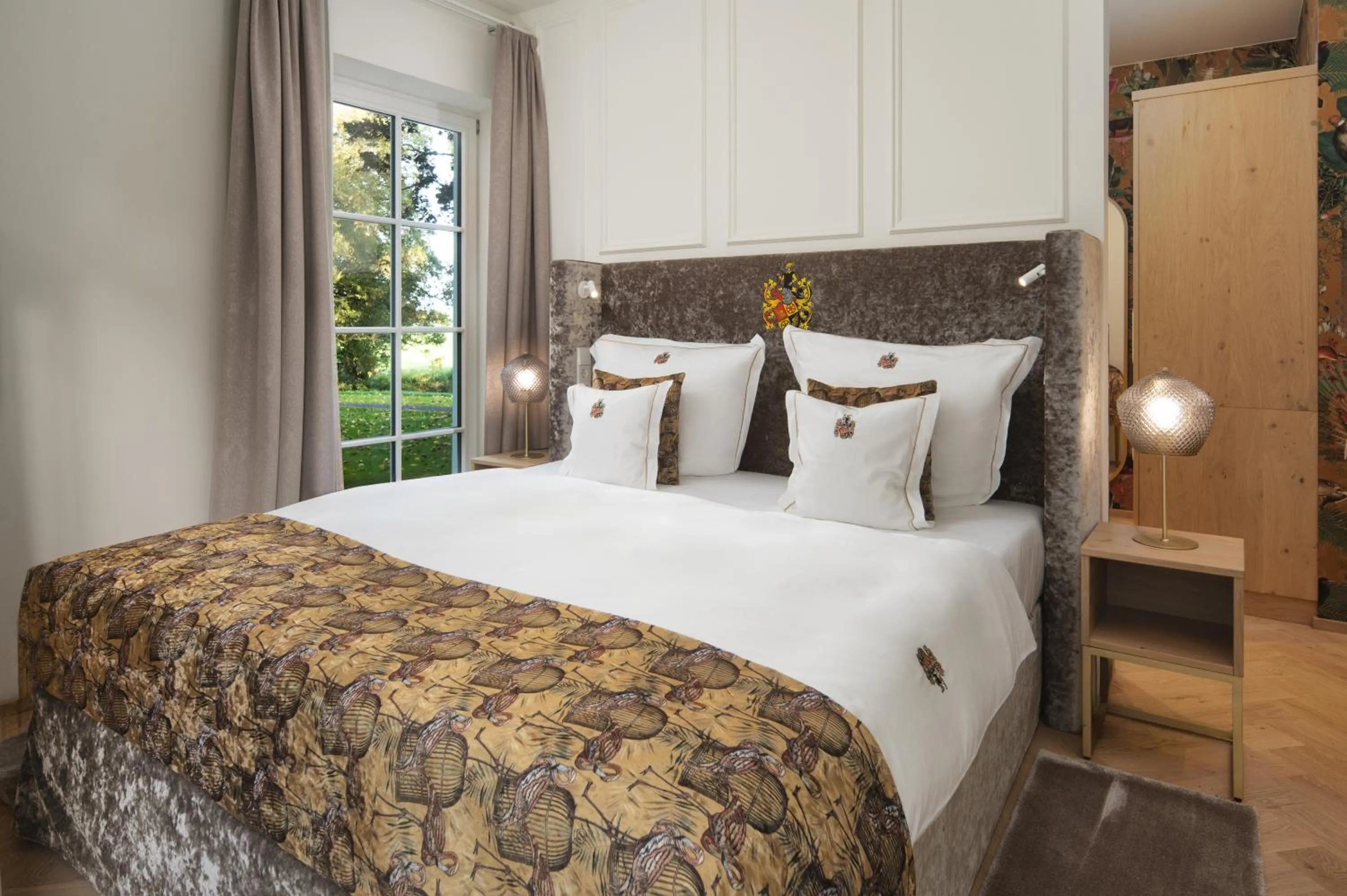 Bed in SCHLOSSRESIDENZ - Boutique Apartments & Hotel Suiten