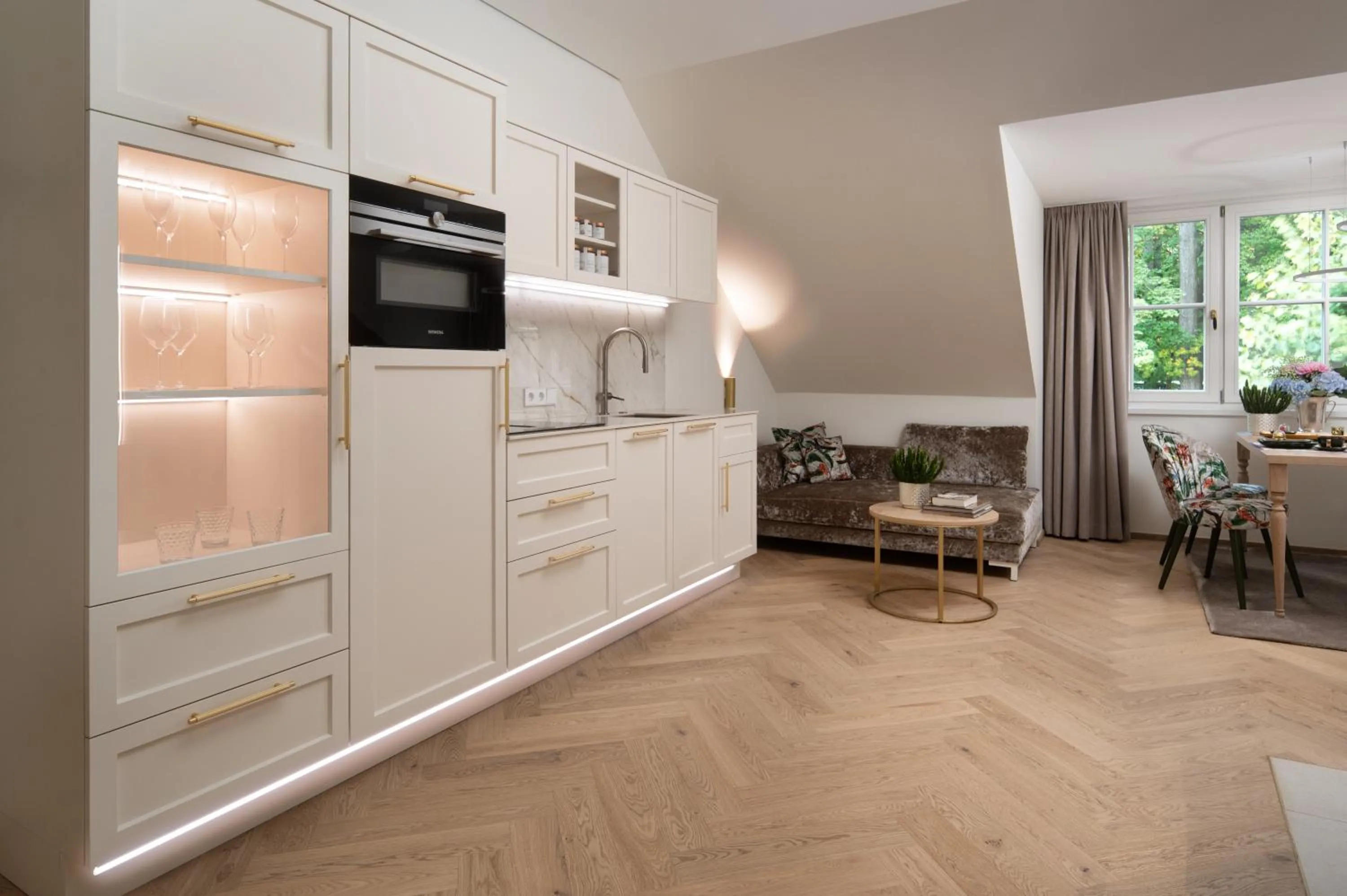 Kitchen or kitchenette in SCHLOSSRESIDENZ - Boutique Apartments & Hotel Suiten