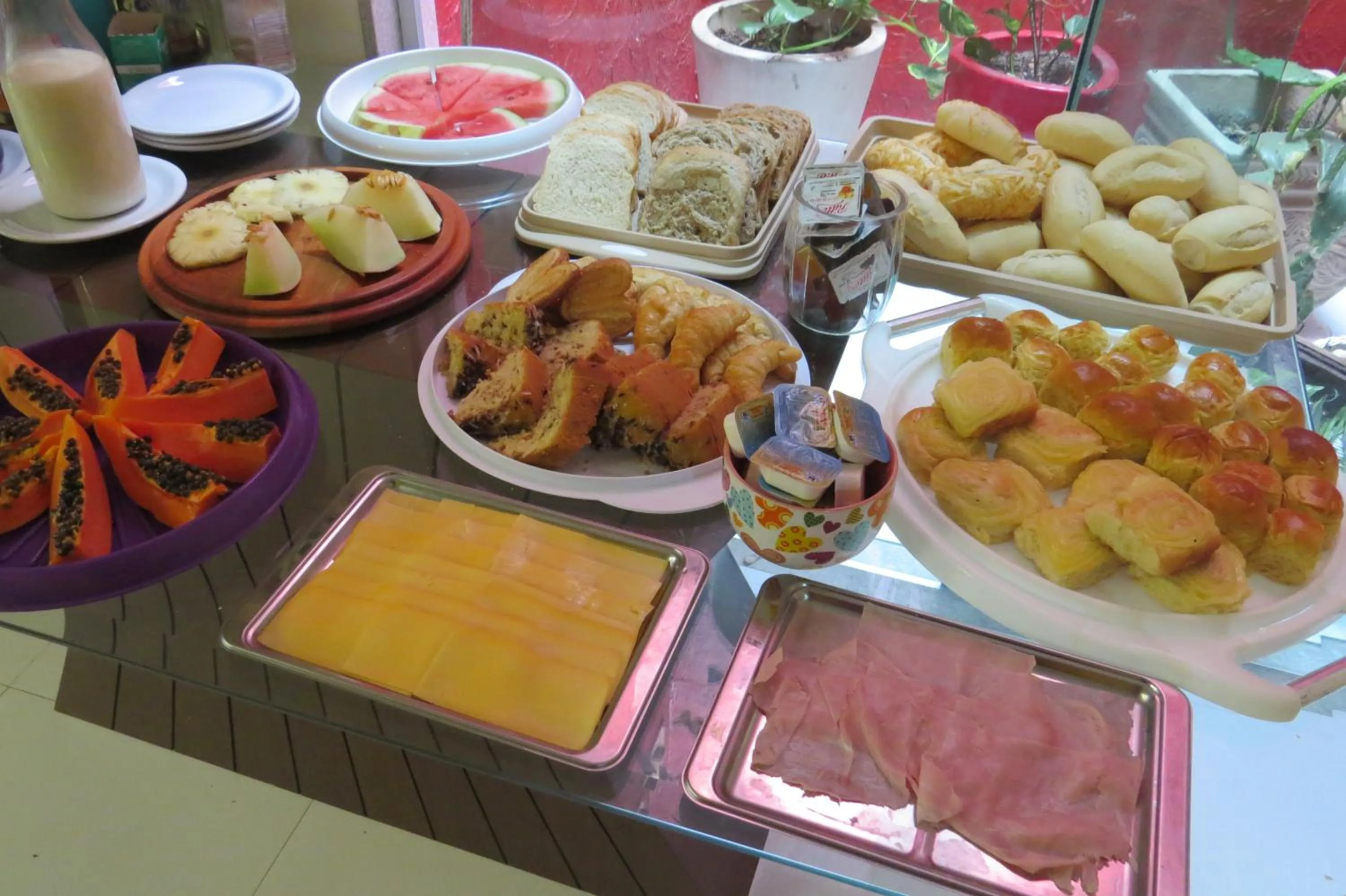 Breakfast in MDJ Suítes