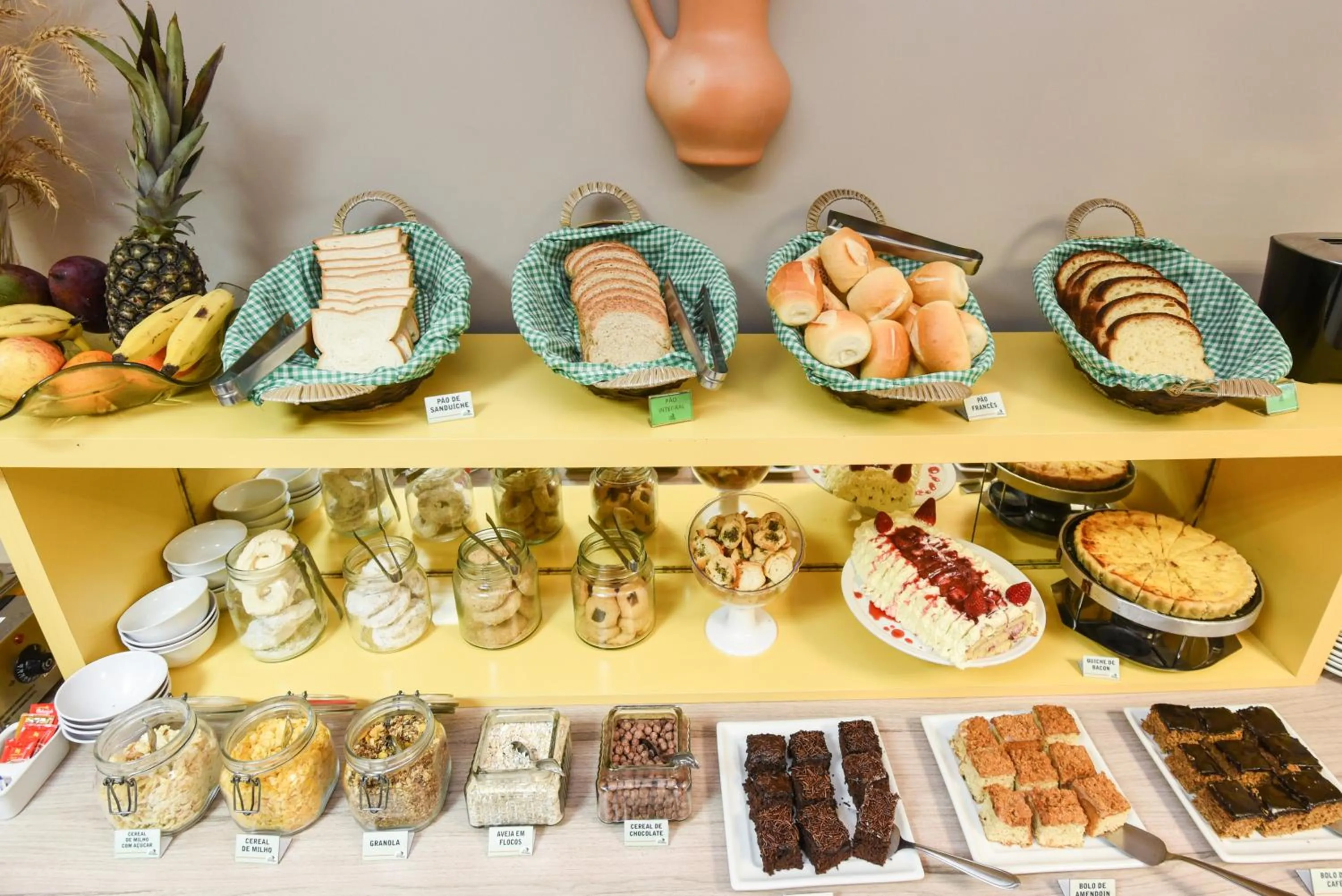 Breakfast in Pousada Três Pinheiros