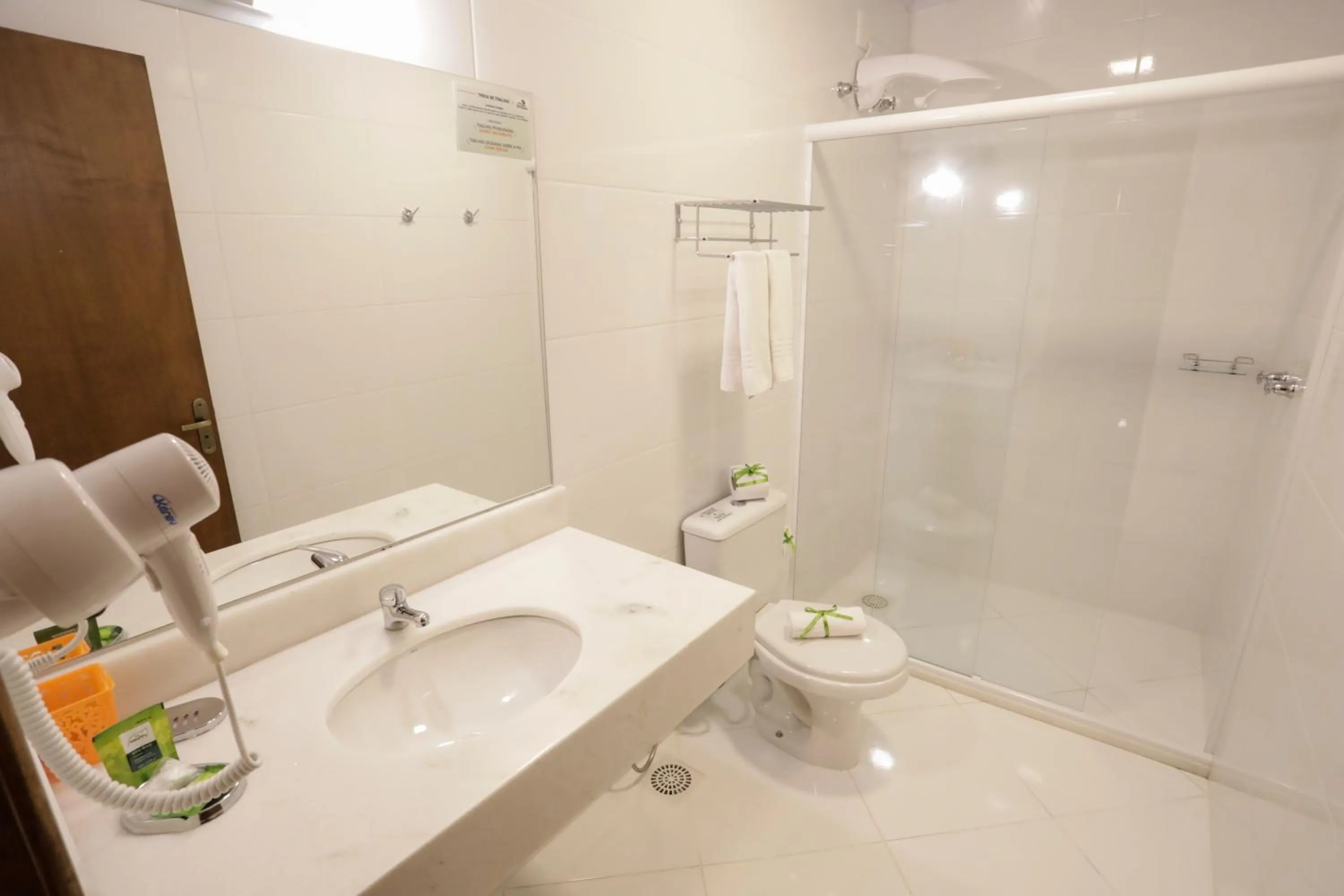 Toilet in Pousada Três Pinheiros