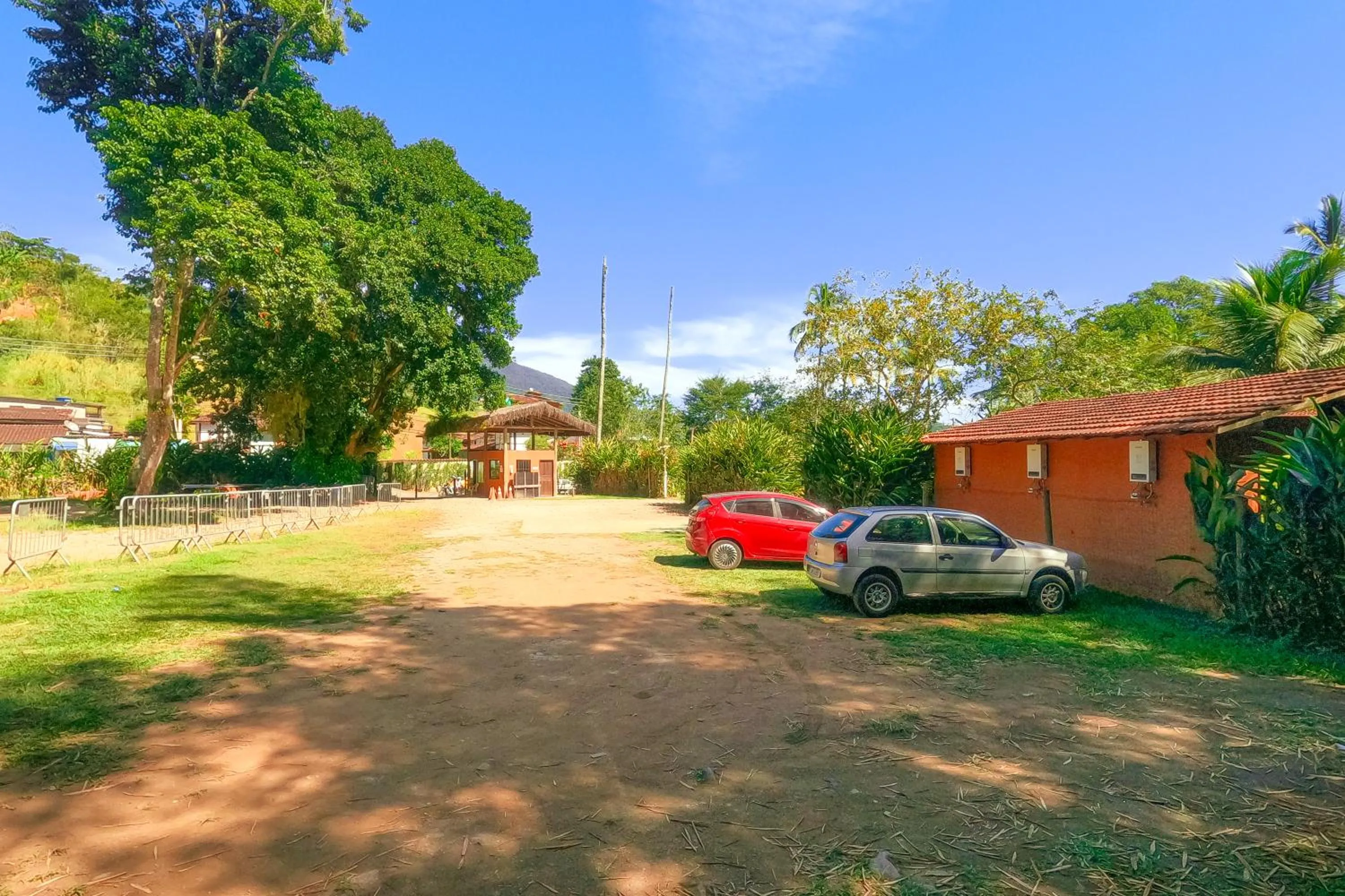 Parking in Camping & Cabanas Ilhabela