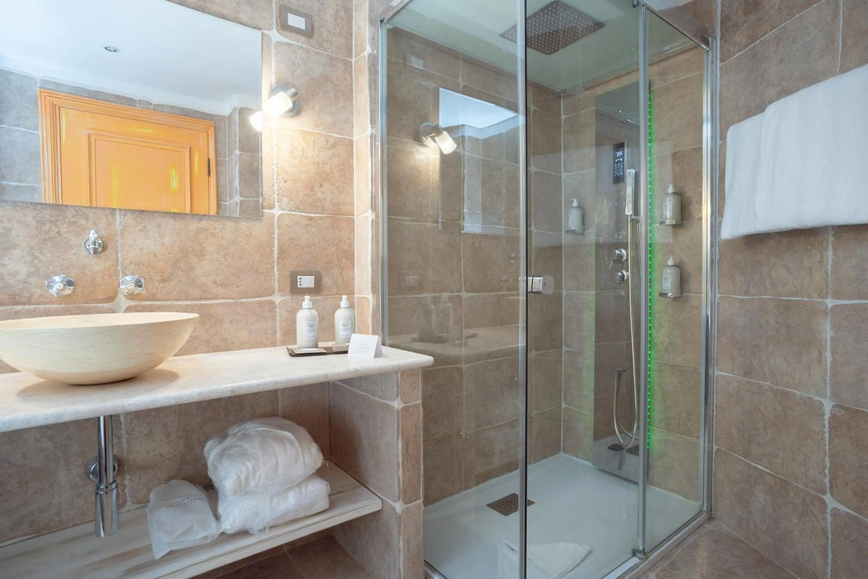 Bathroom in Hotel Cala Caterina