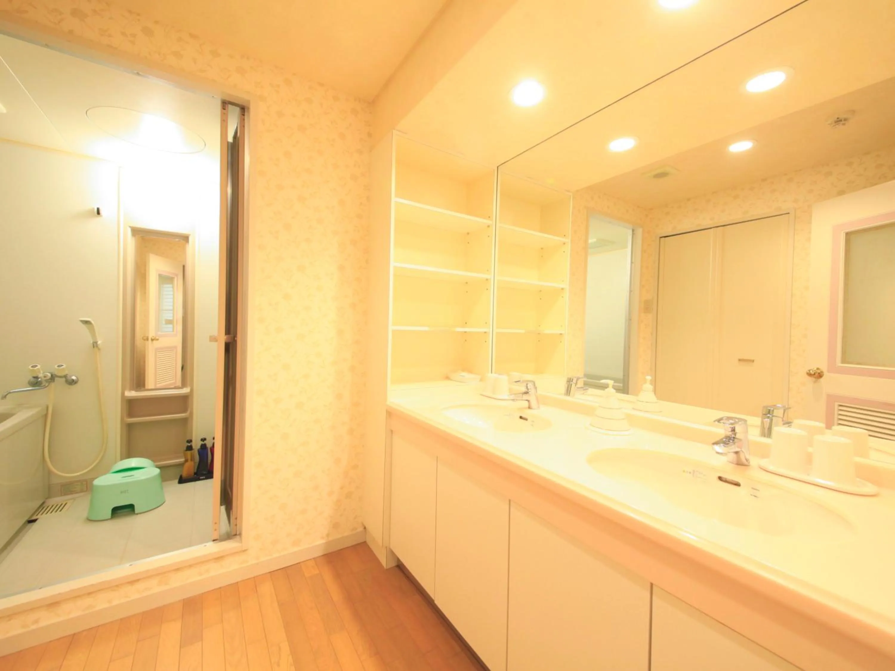 Shower in Reyzenit Kinosaki Suite VILLA