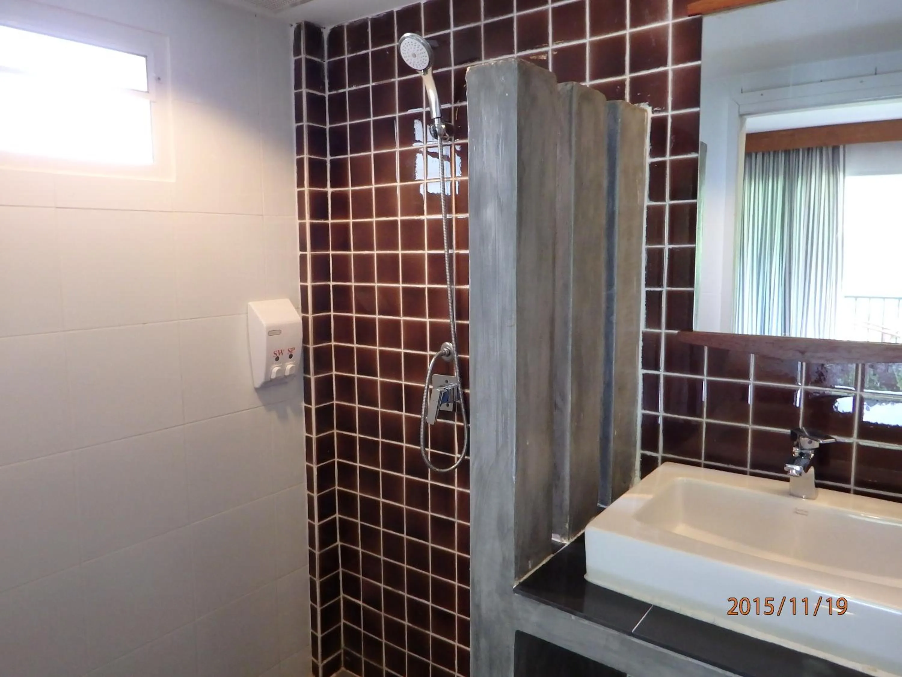 Shower in Suksompong Resort