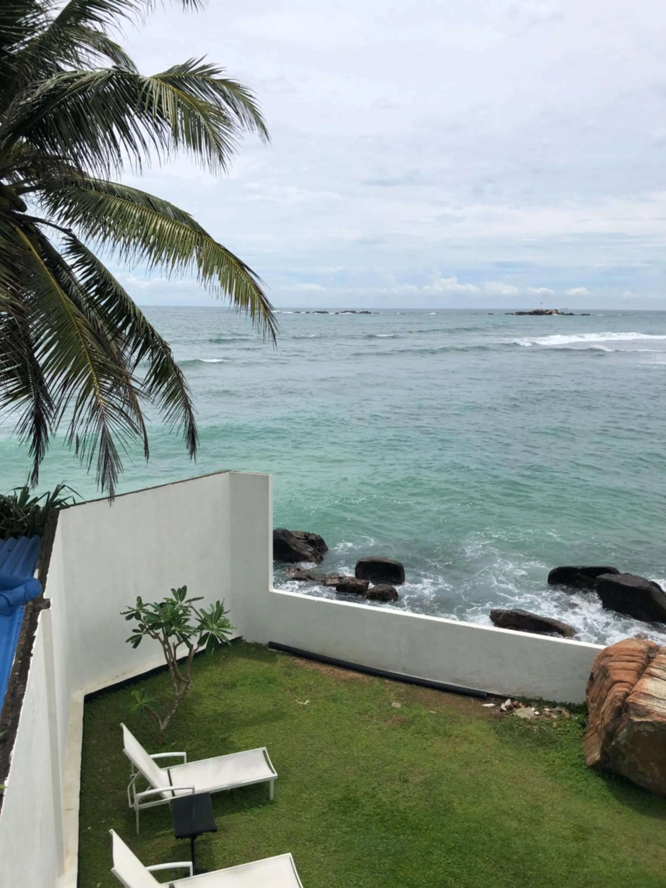 Garden in Galle Henna Beach House