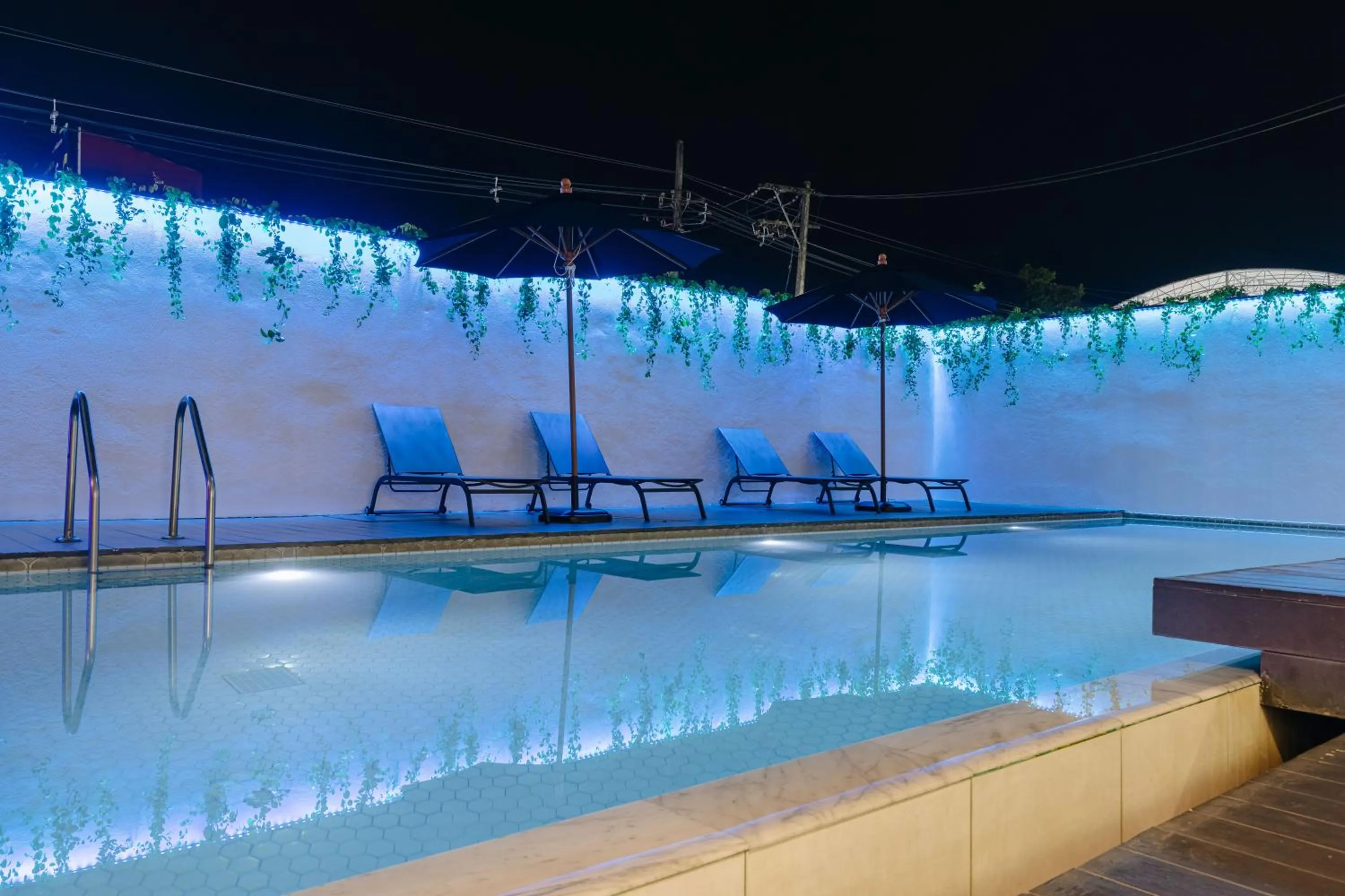 Swimming pool in The Core Gallery Hotel