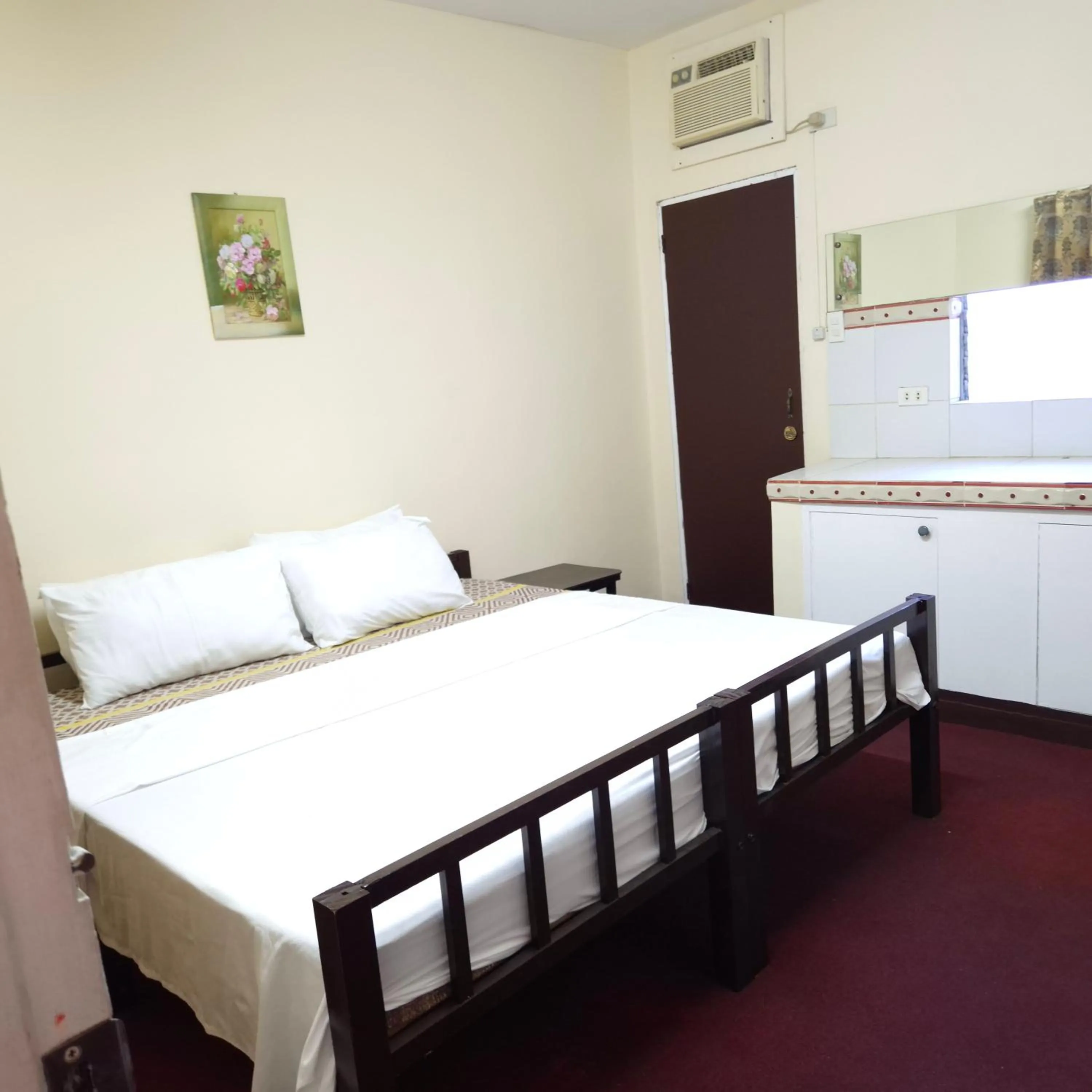 Photo of the whole room, Bed in Cool Martin Family Hotel and Resort