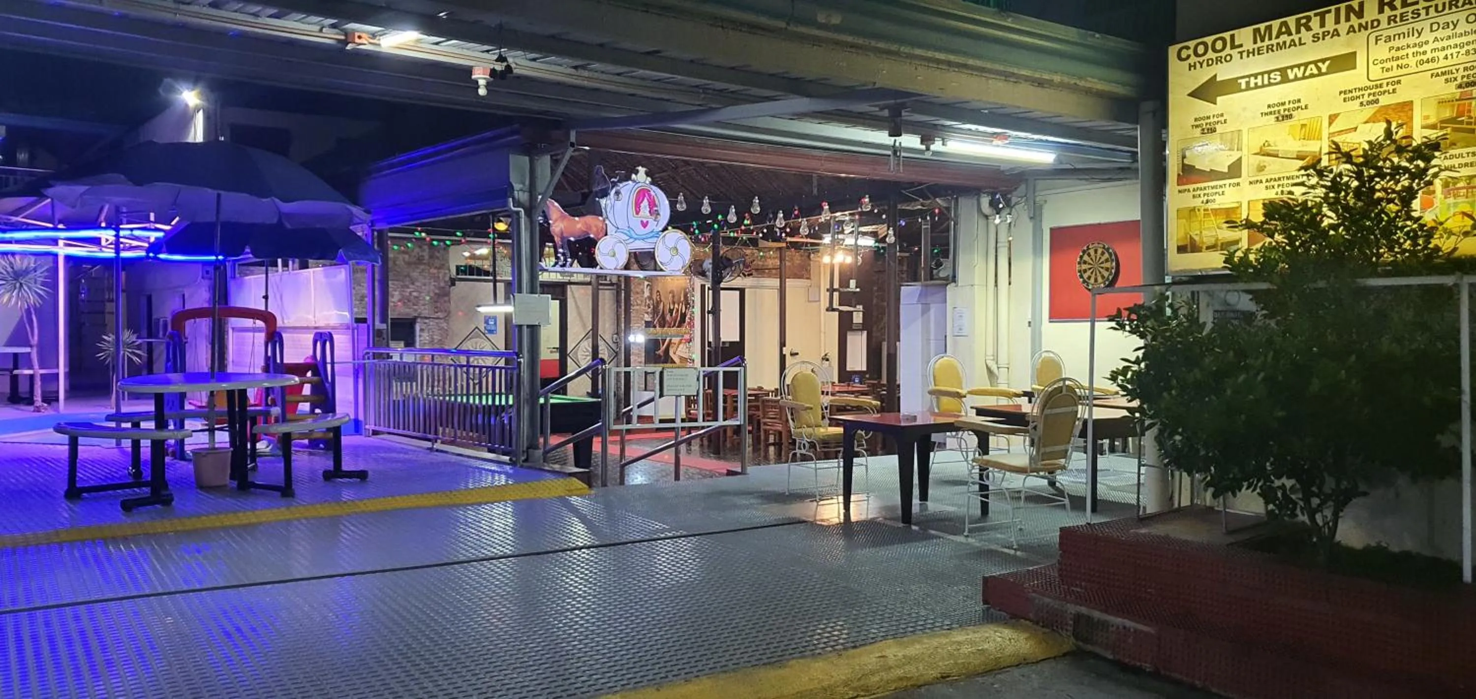 Seating area in Cool Martin Family Hotel and Resort