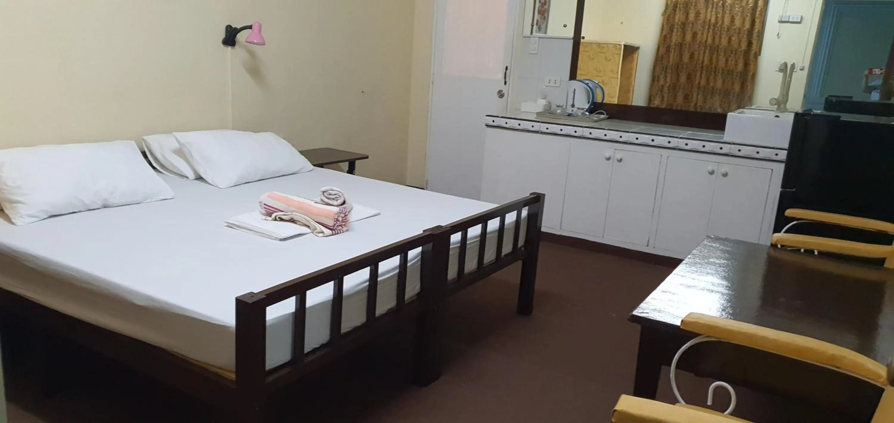 Bed in Cool Martin Family Hotel and Resort