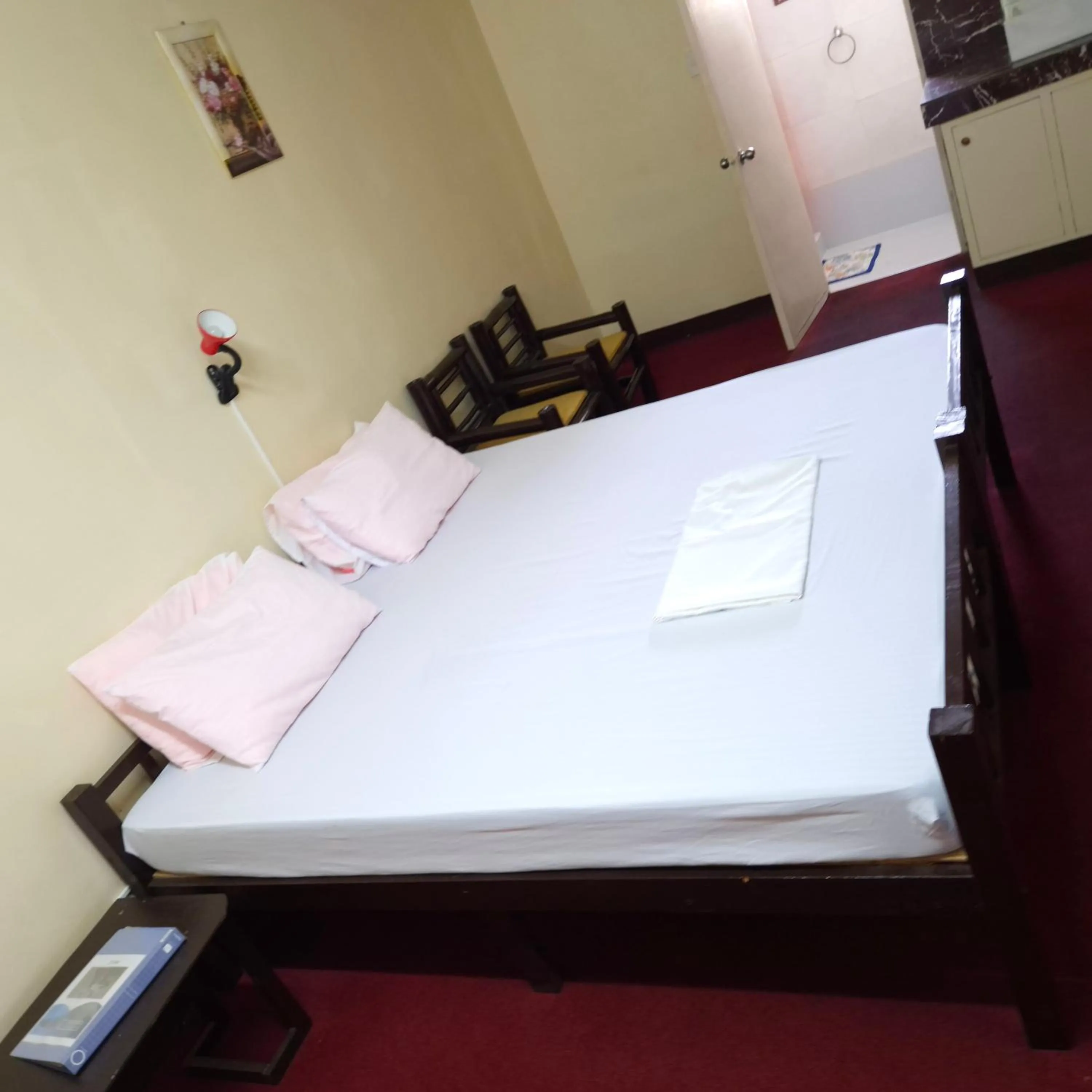 Bedroom, Bed in Cool Martin Family Hotel and Resort