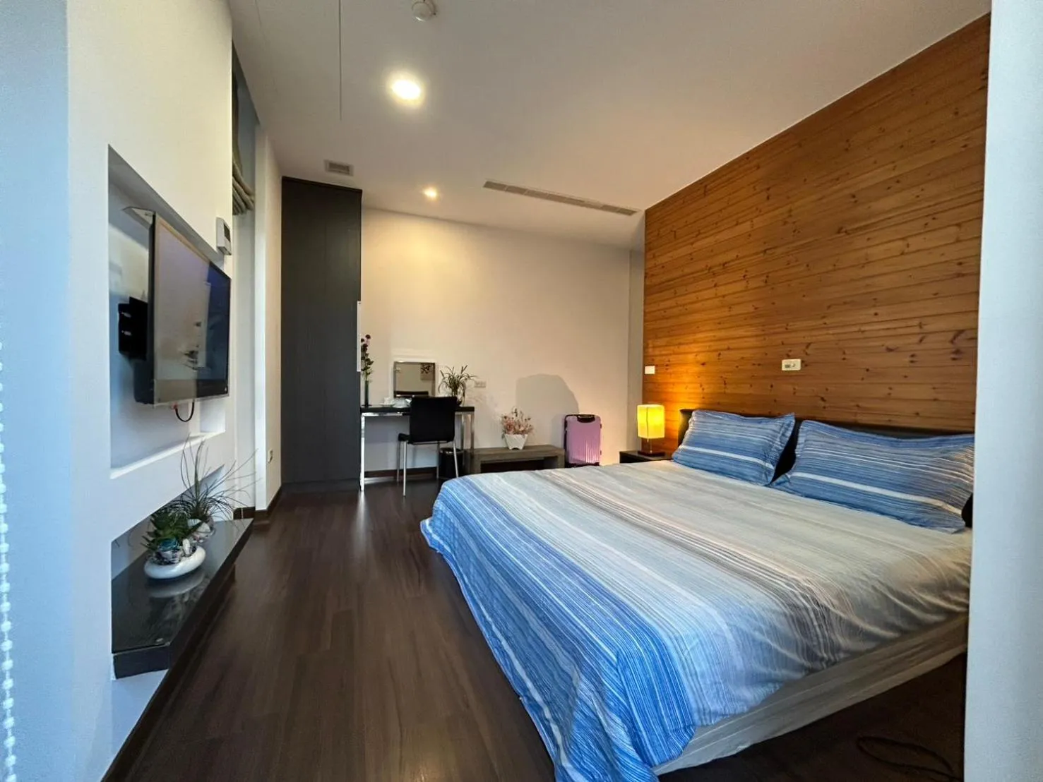 Photo of the whole room, Bed in The Designer's House