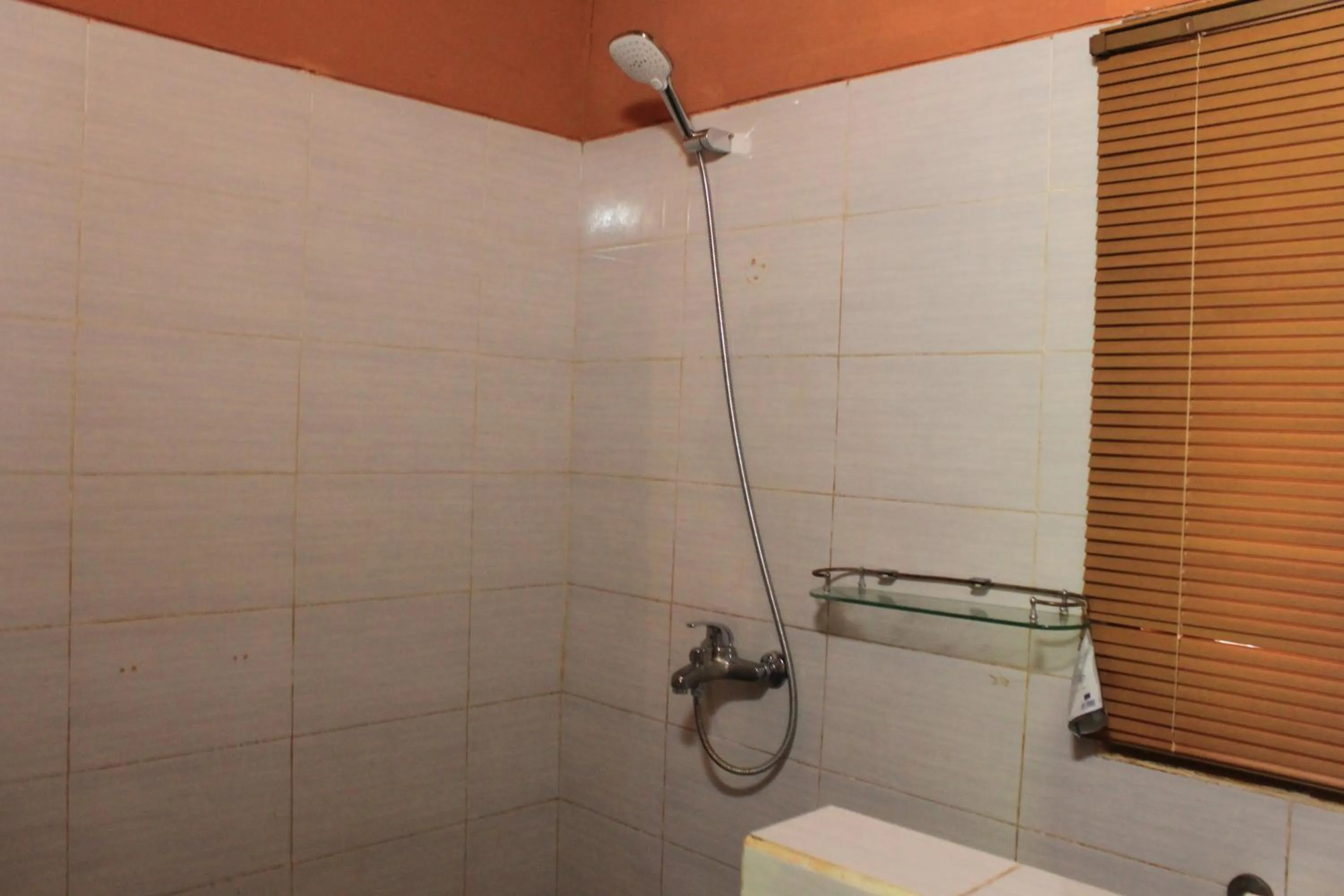 Photo of the whole room in Albany Home Stay