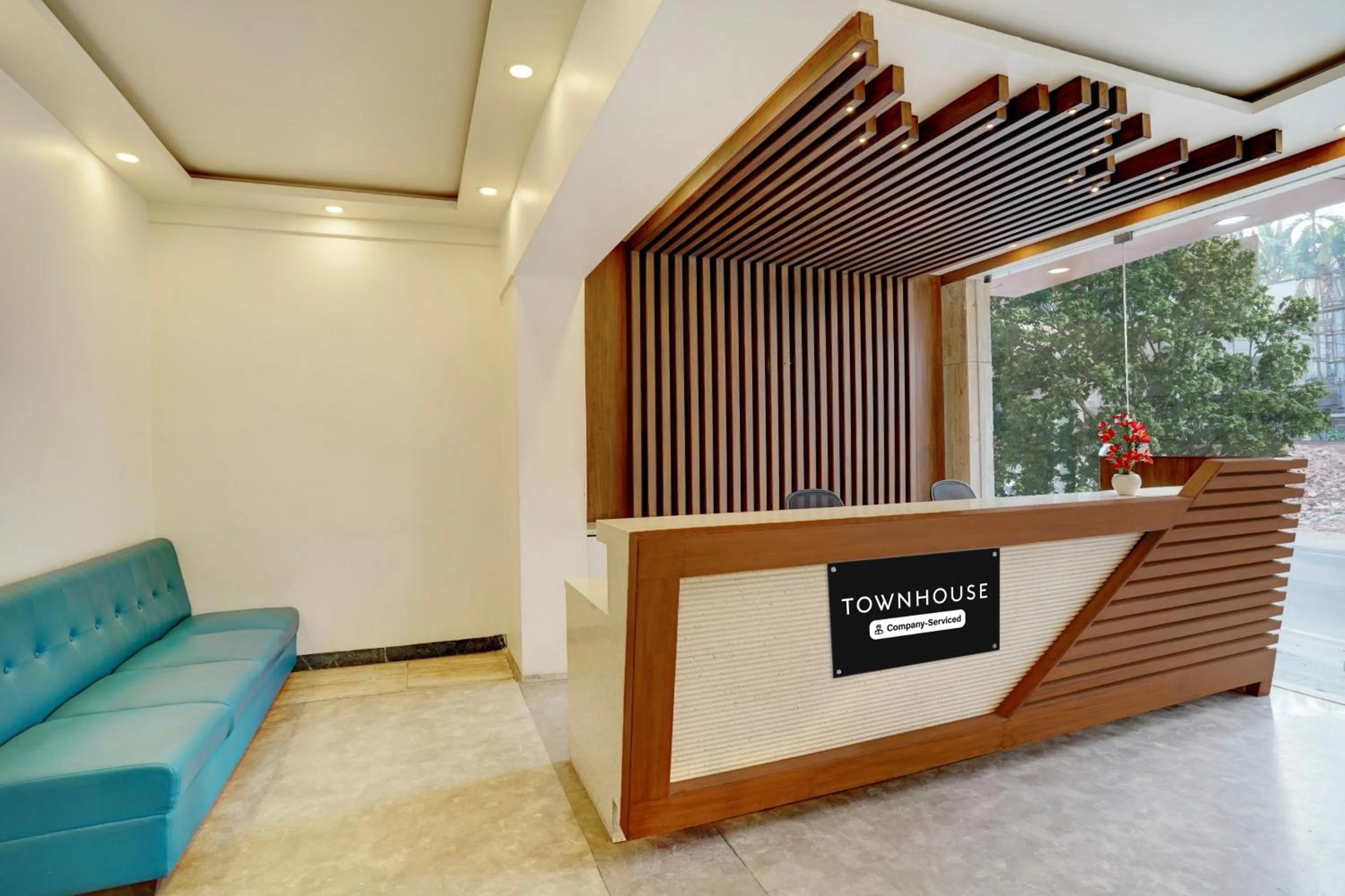 Lobby or reception in Super Townhouse Koramangala
