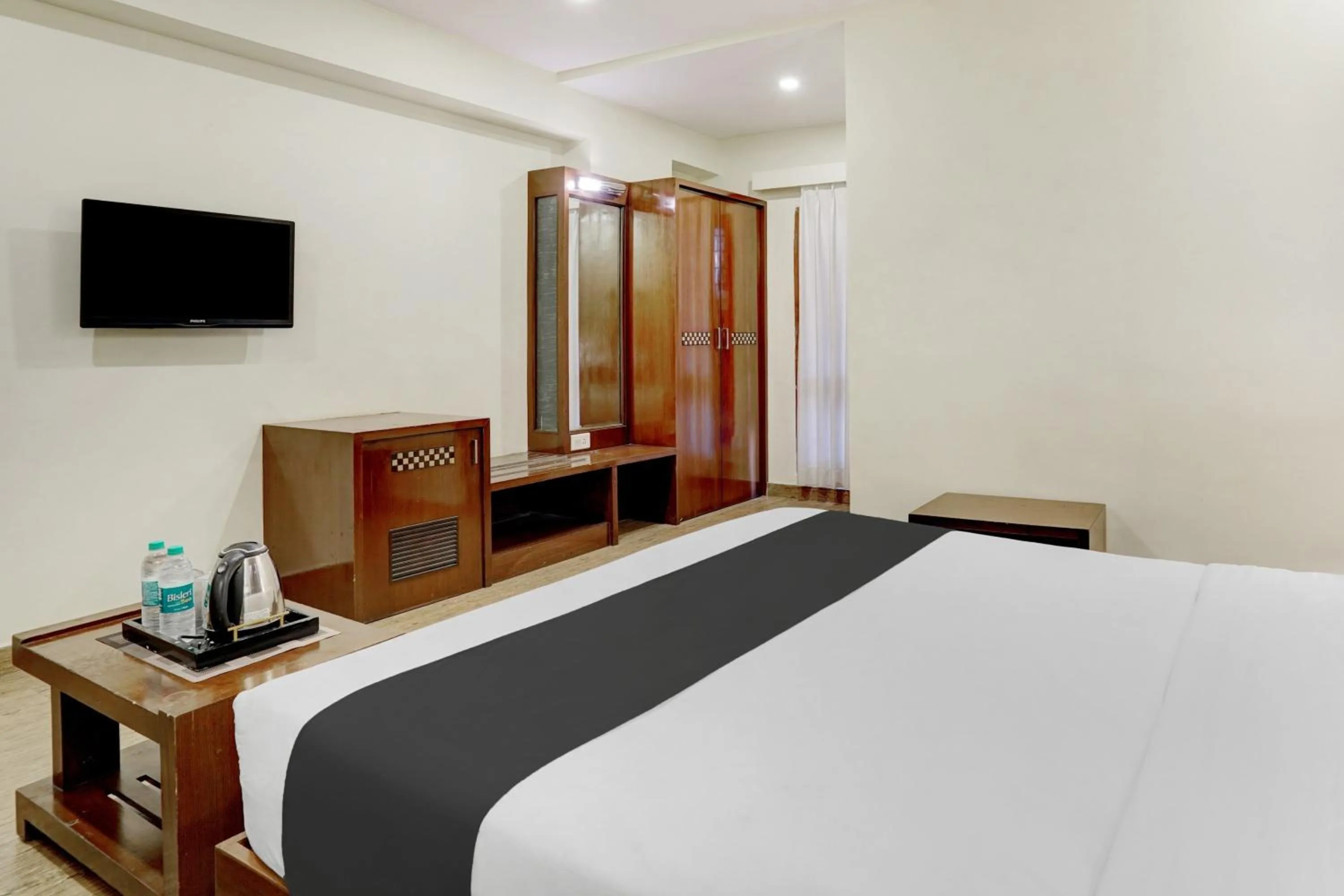 Bedroom, Bed in Super Townhouse Koramangala
