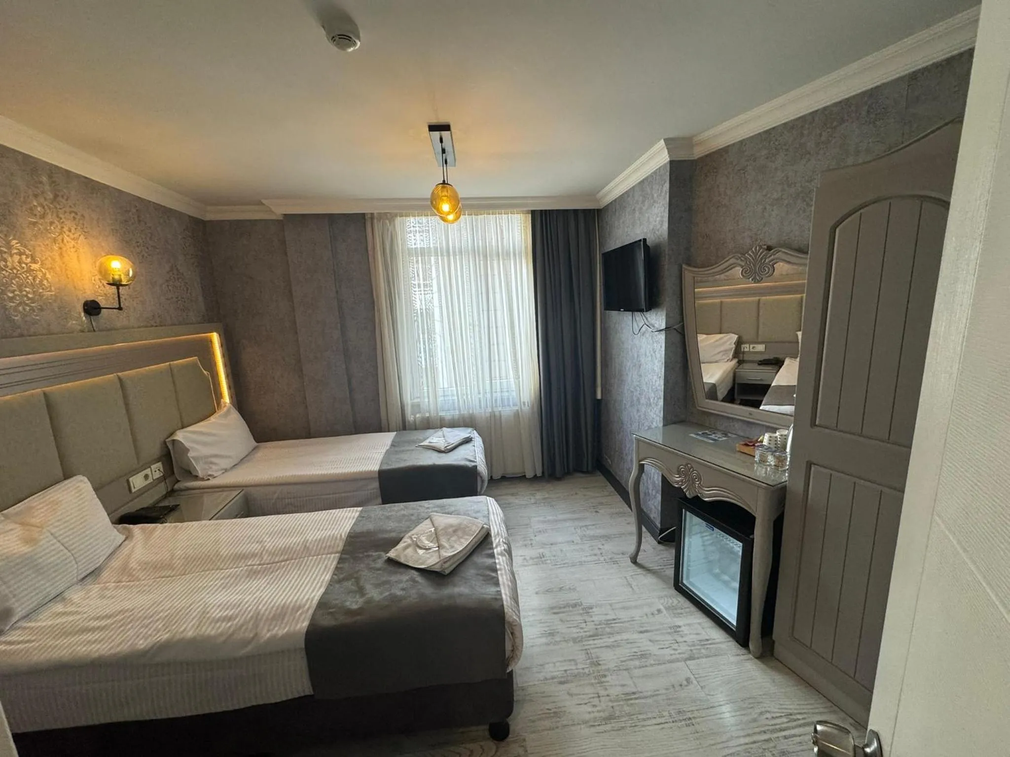 Photo of the whole room, Bed in Old City Viva Hotel