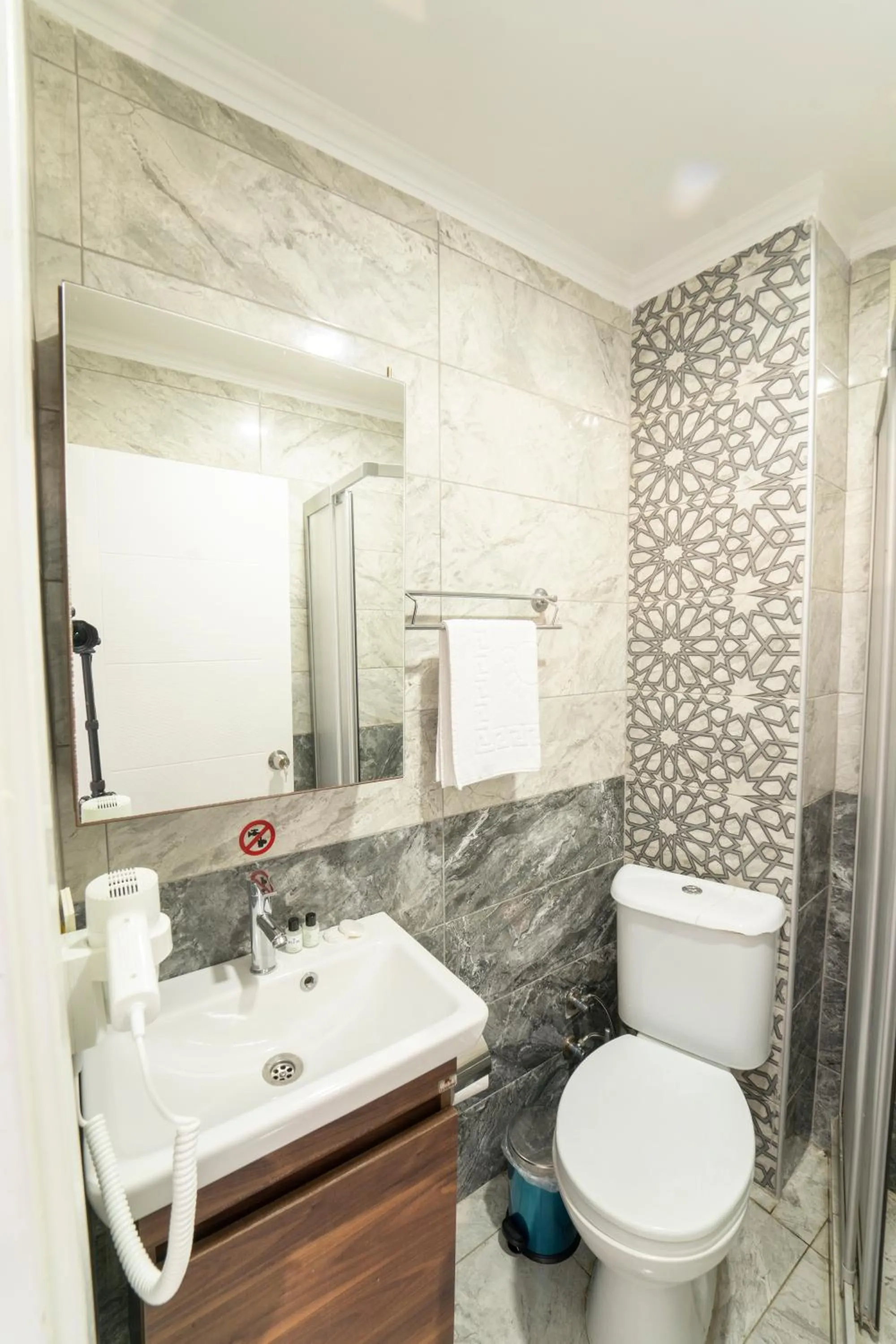 Bathroom in Old City Viva Hotel