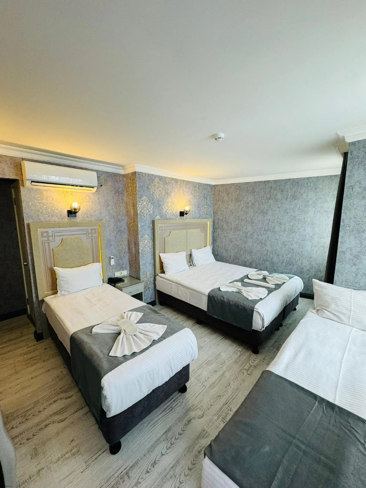 Photo of the whole room, Bed in Old City Viva Hotel