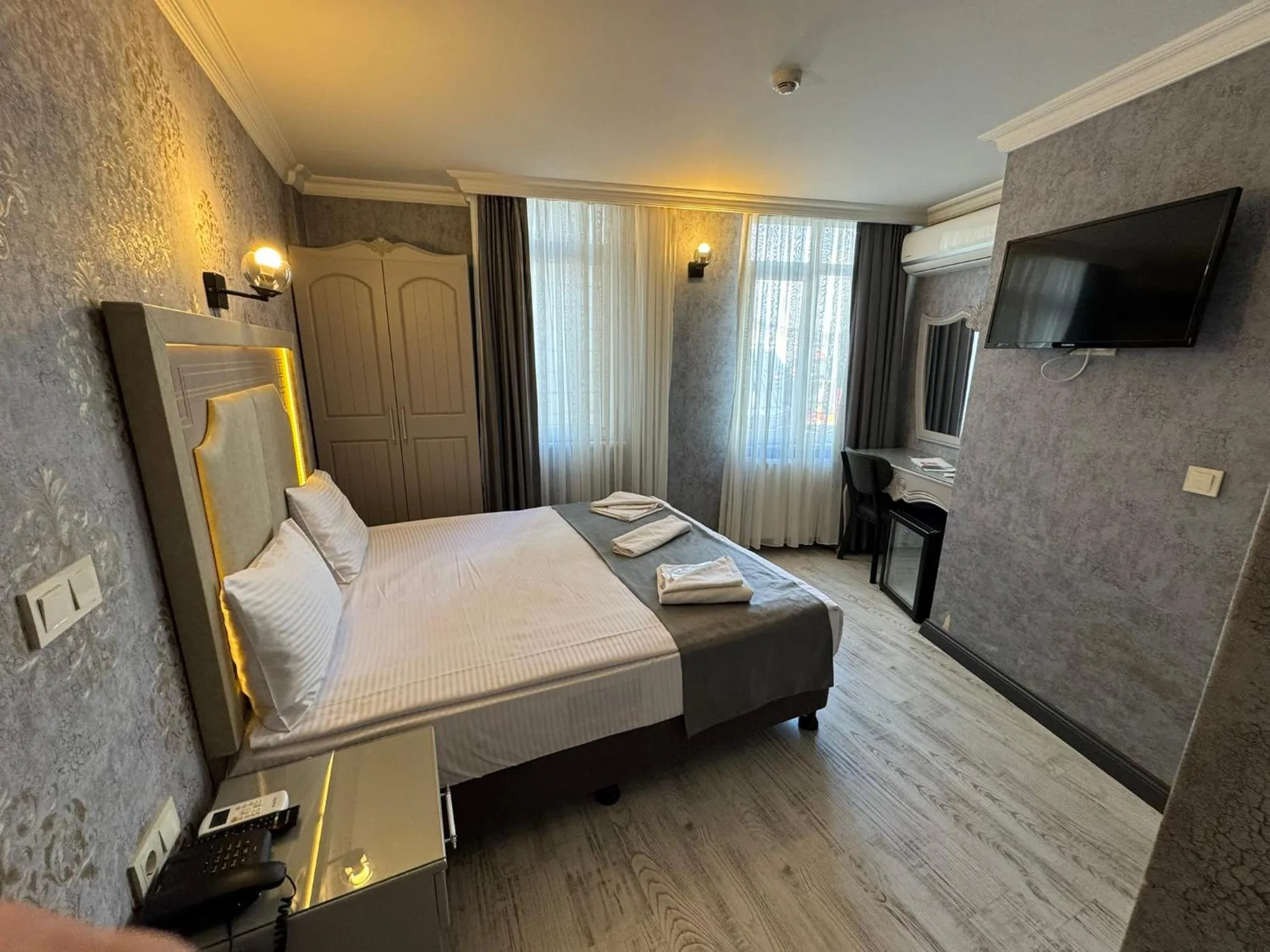 Photo of the whole room, Bed in Old City Viva Hotel