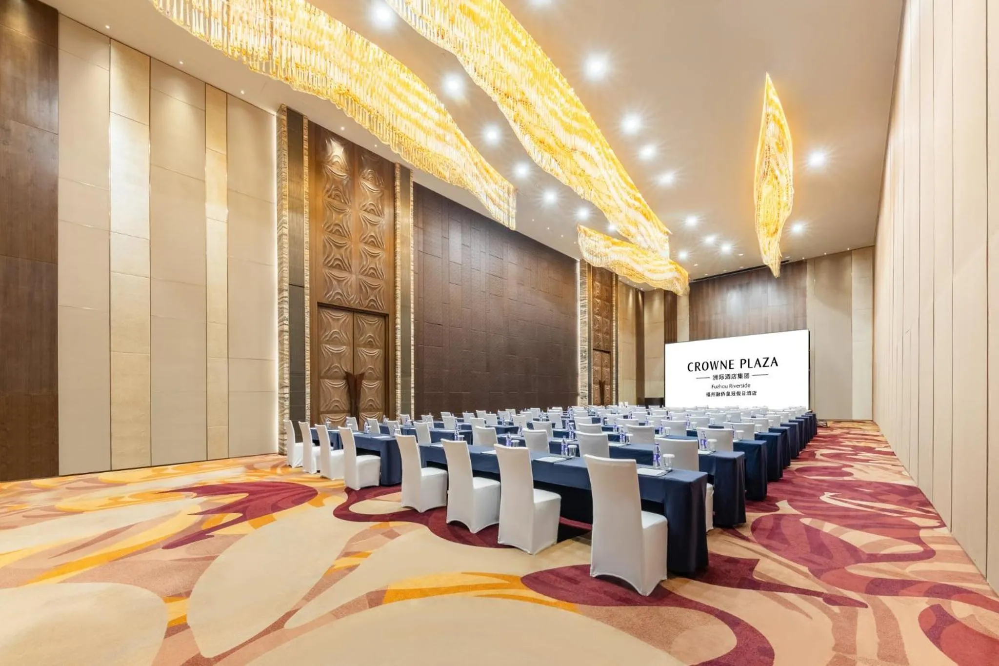 Meeting/conference room in Crowne Plaza Fuzhou Riverside by IHG