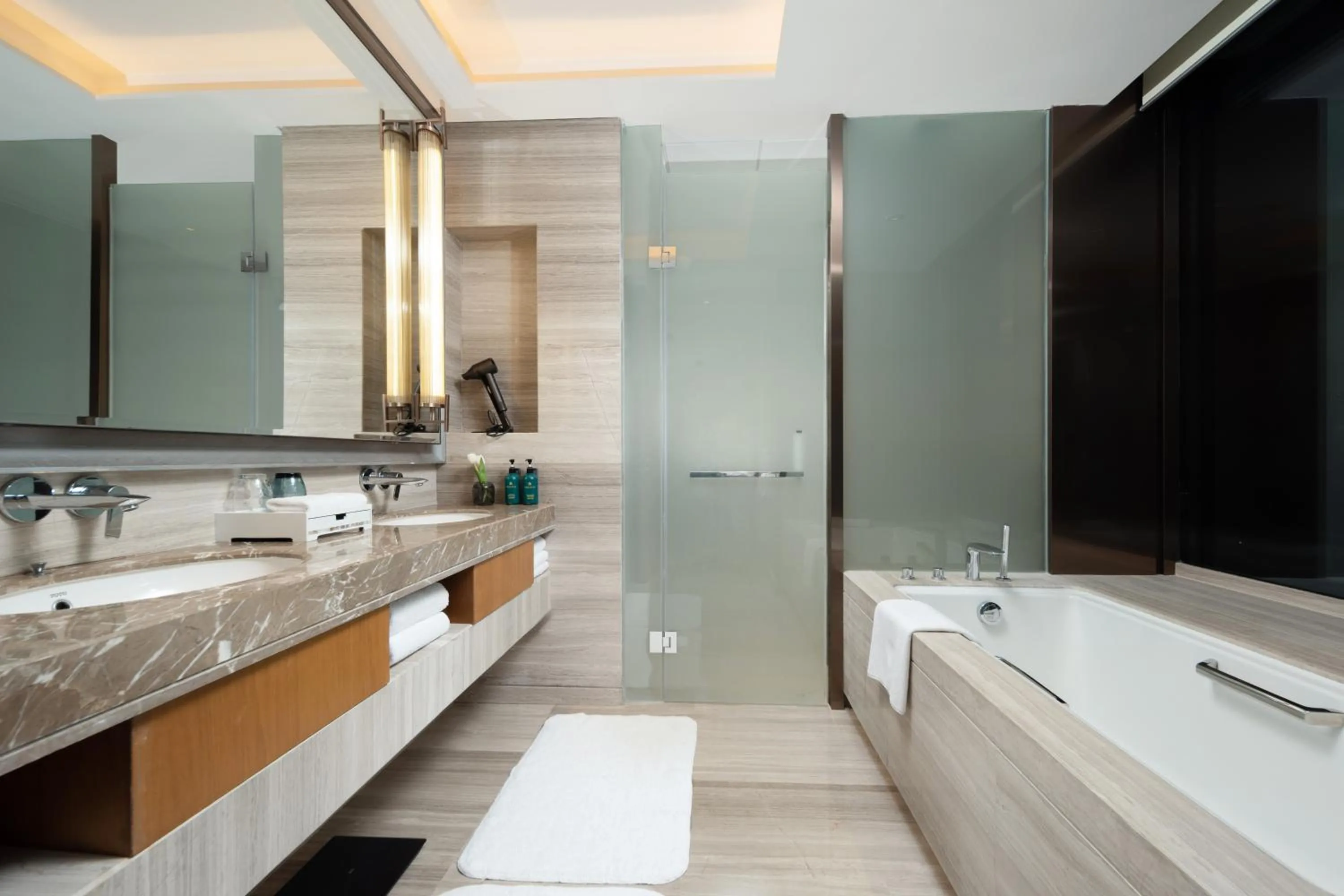 Crowne Plaza Fuzhou Riverside by IHG