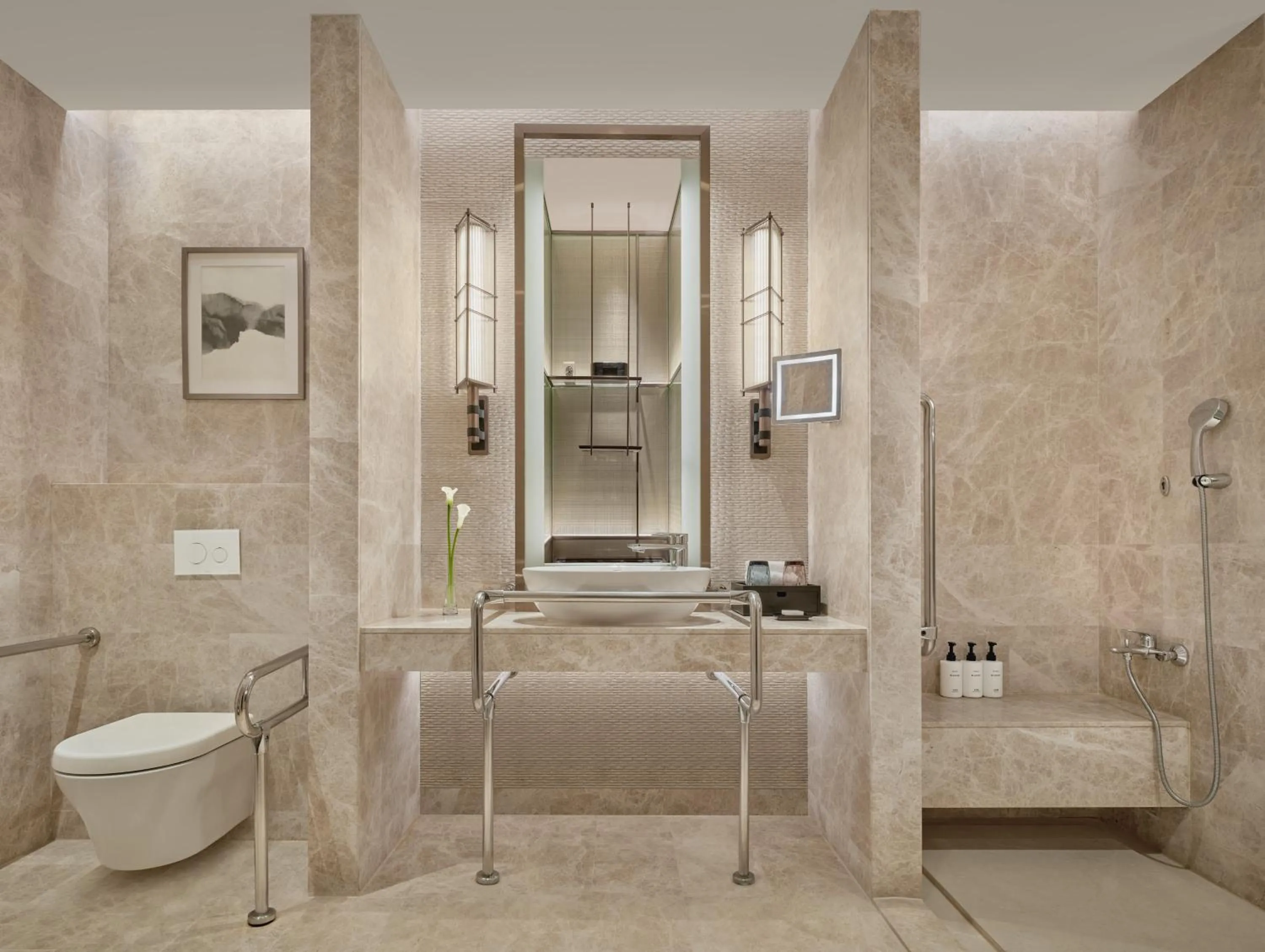 Photo of the whole room in InterContinental Haikou Seaview by IHG