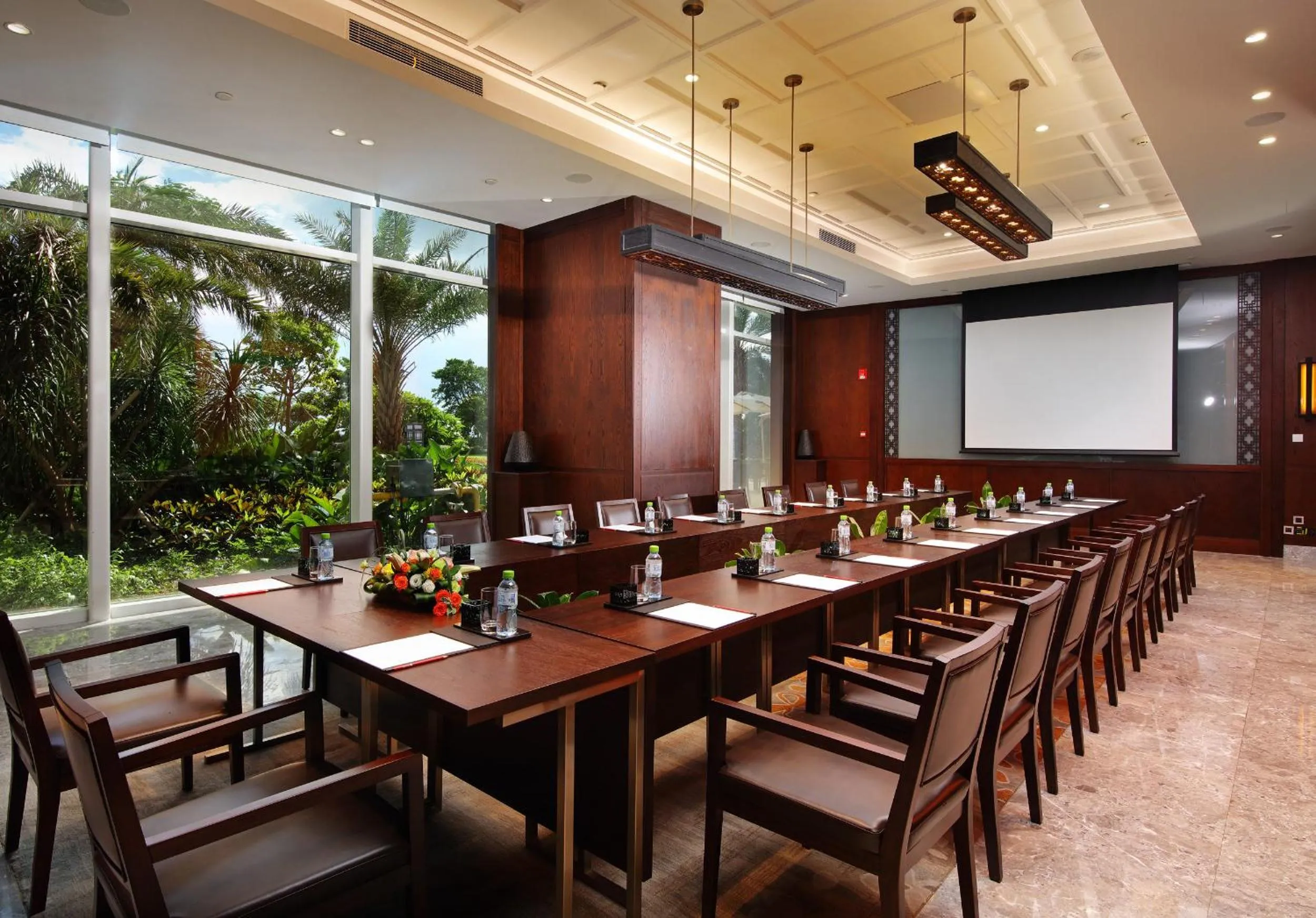 Meeting/conference room in InterContinental Haikou Seaview by IHG