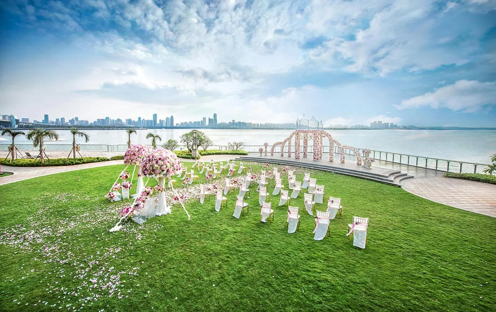 Meeting/conference room in InterContinental Haikou Seaview by IHG