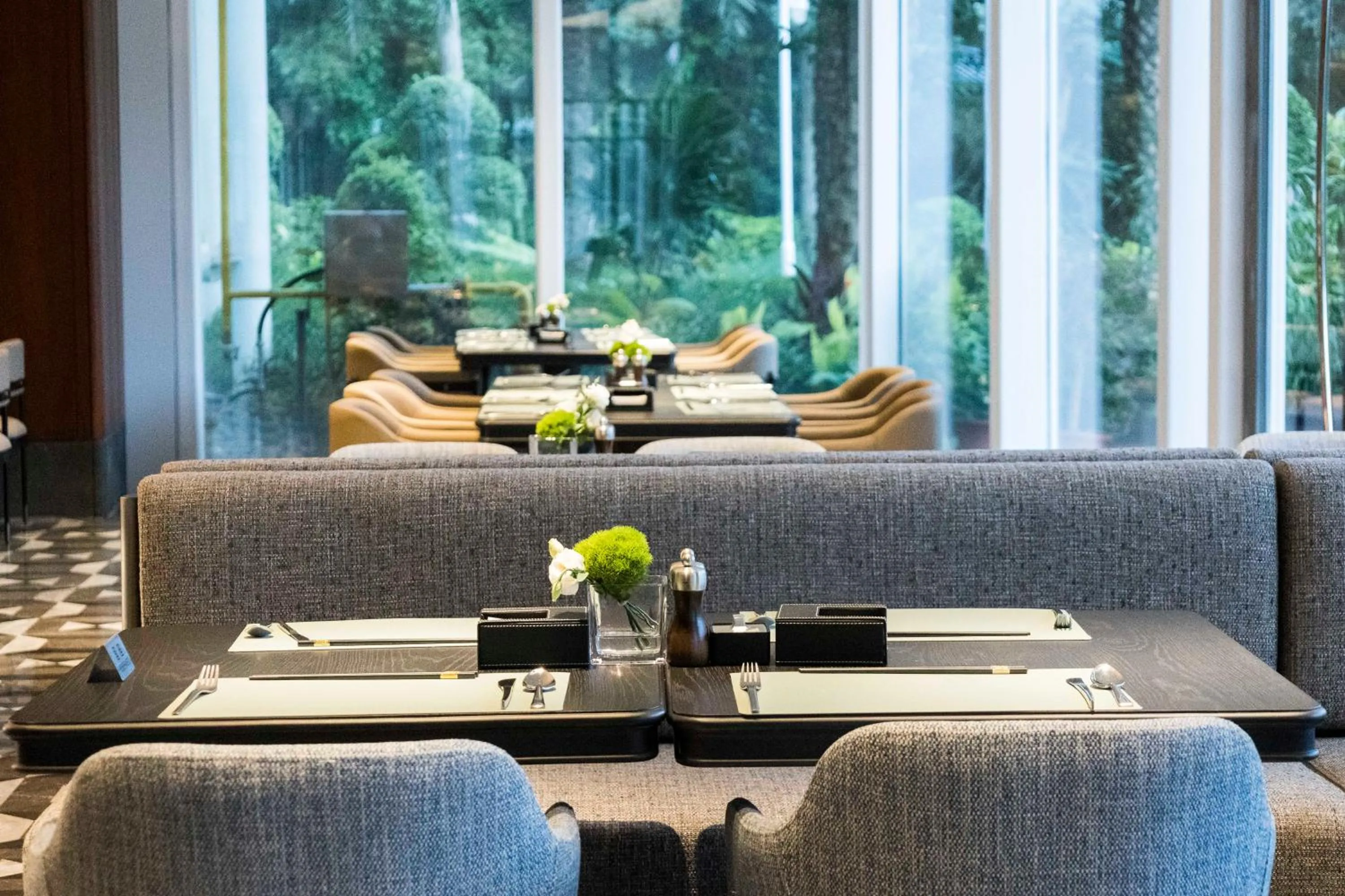 Restaurant/places to eat in InterContinental Haikou Seaview by IHG