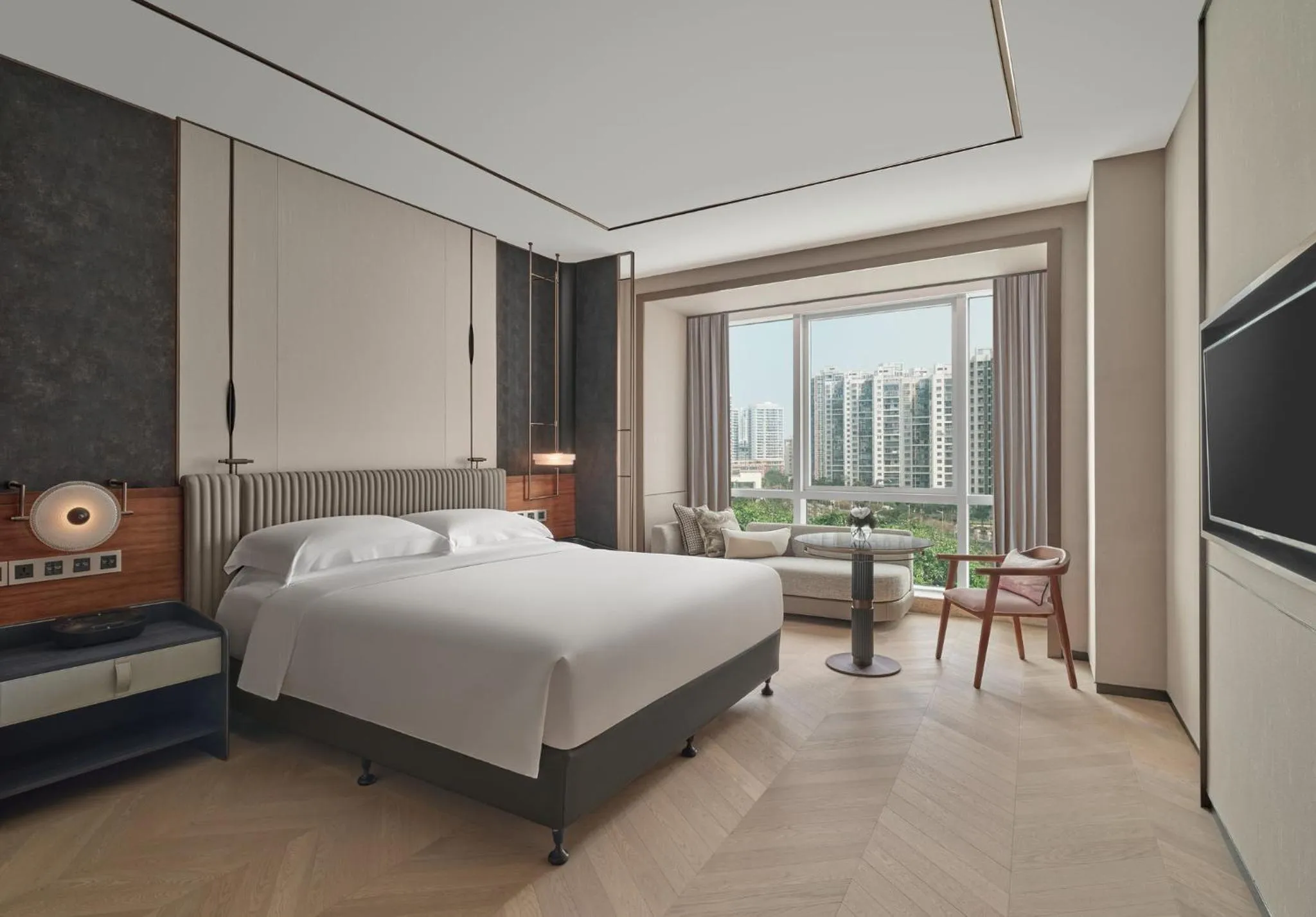 Photo of the whole room, Bed in InterContinental Haikou Seaview by IHG