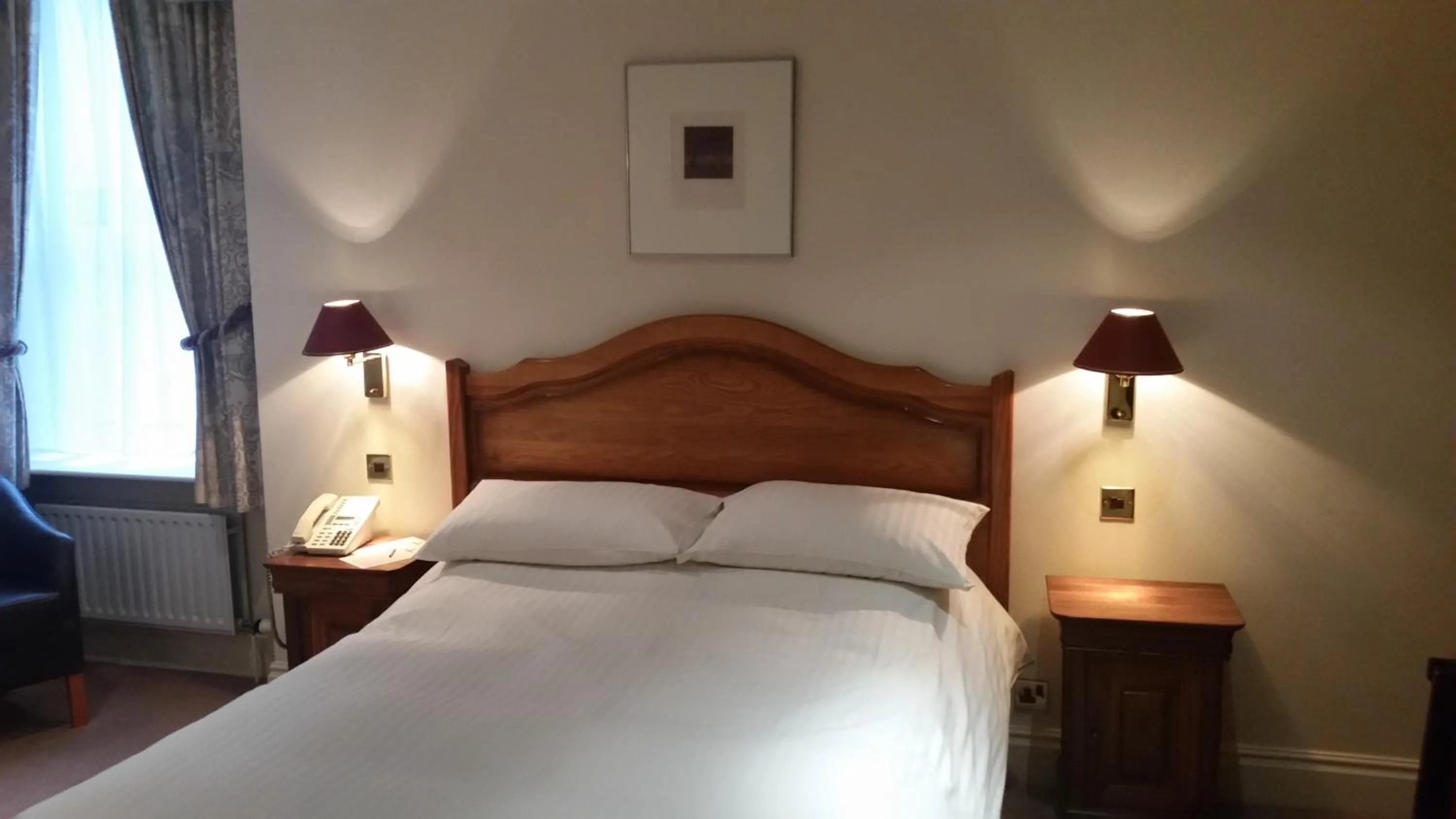 Bedroom, Bed in Regency Hotel