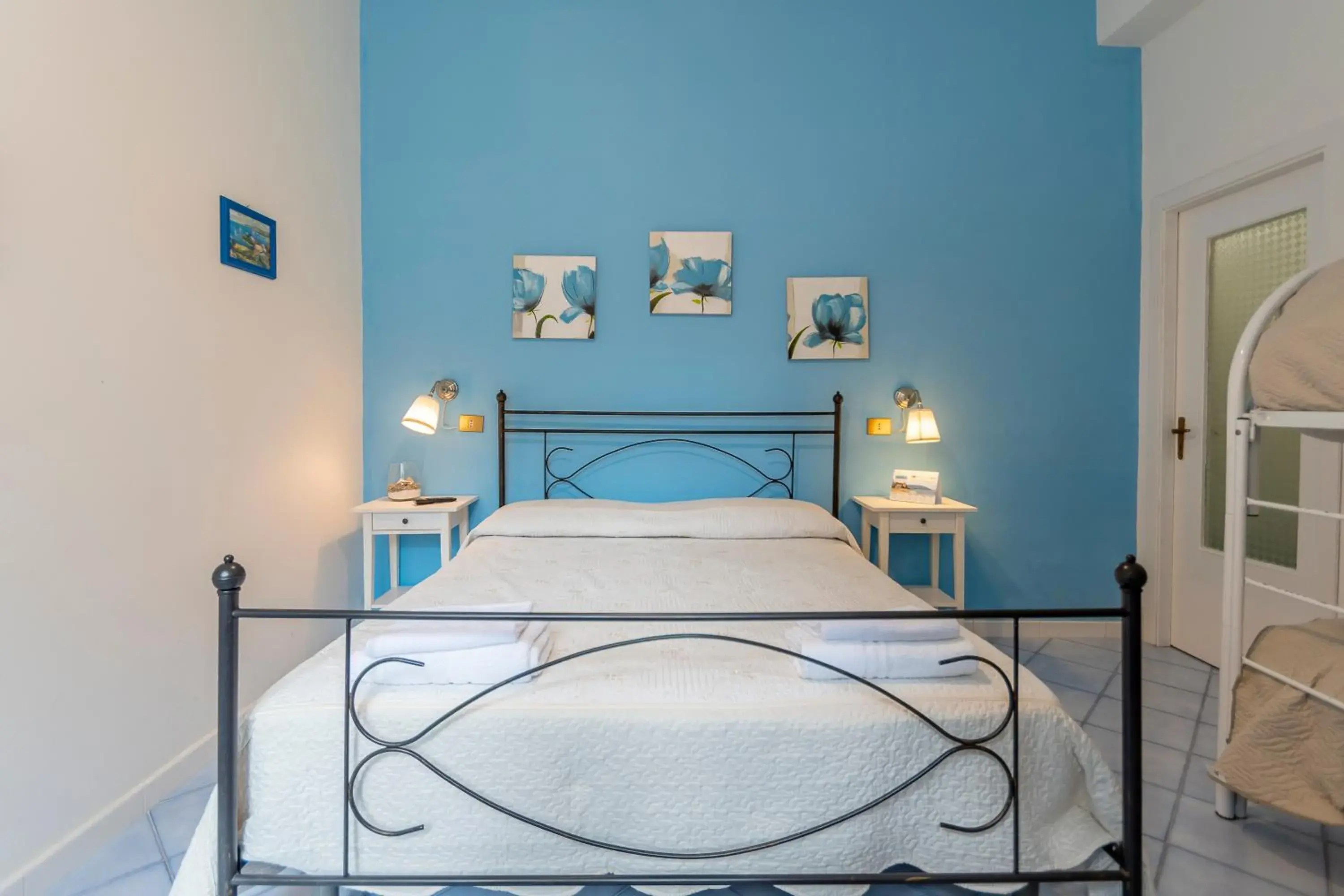 Double Room with Private Bathroom - single occupancy in B&B Posidonia Double Room with Private Bathroom - single occupancy in B&B Posidonia