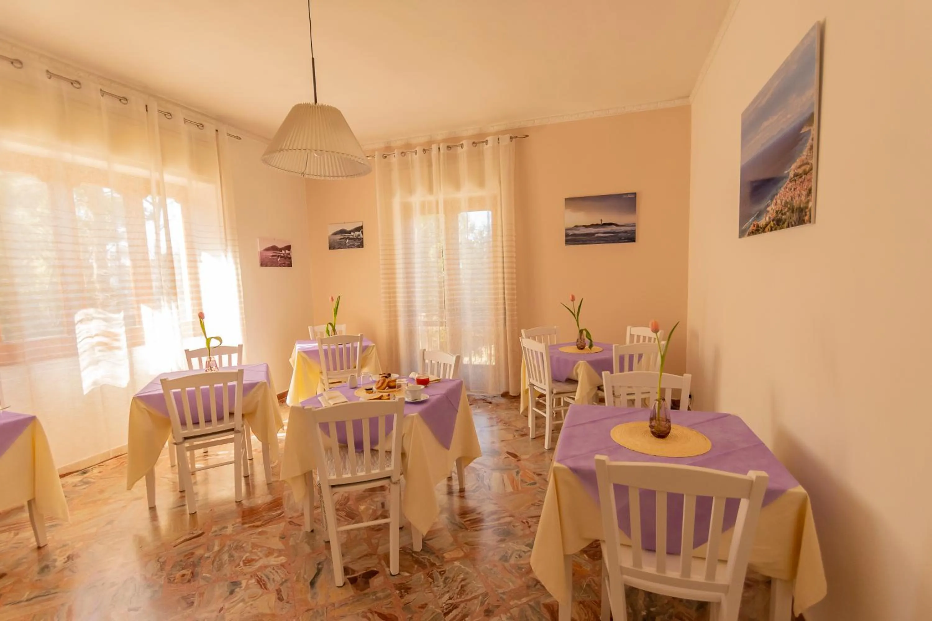 Restaurant/places to eat in B&B Posidonia