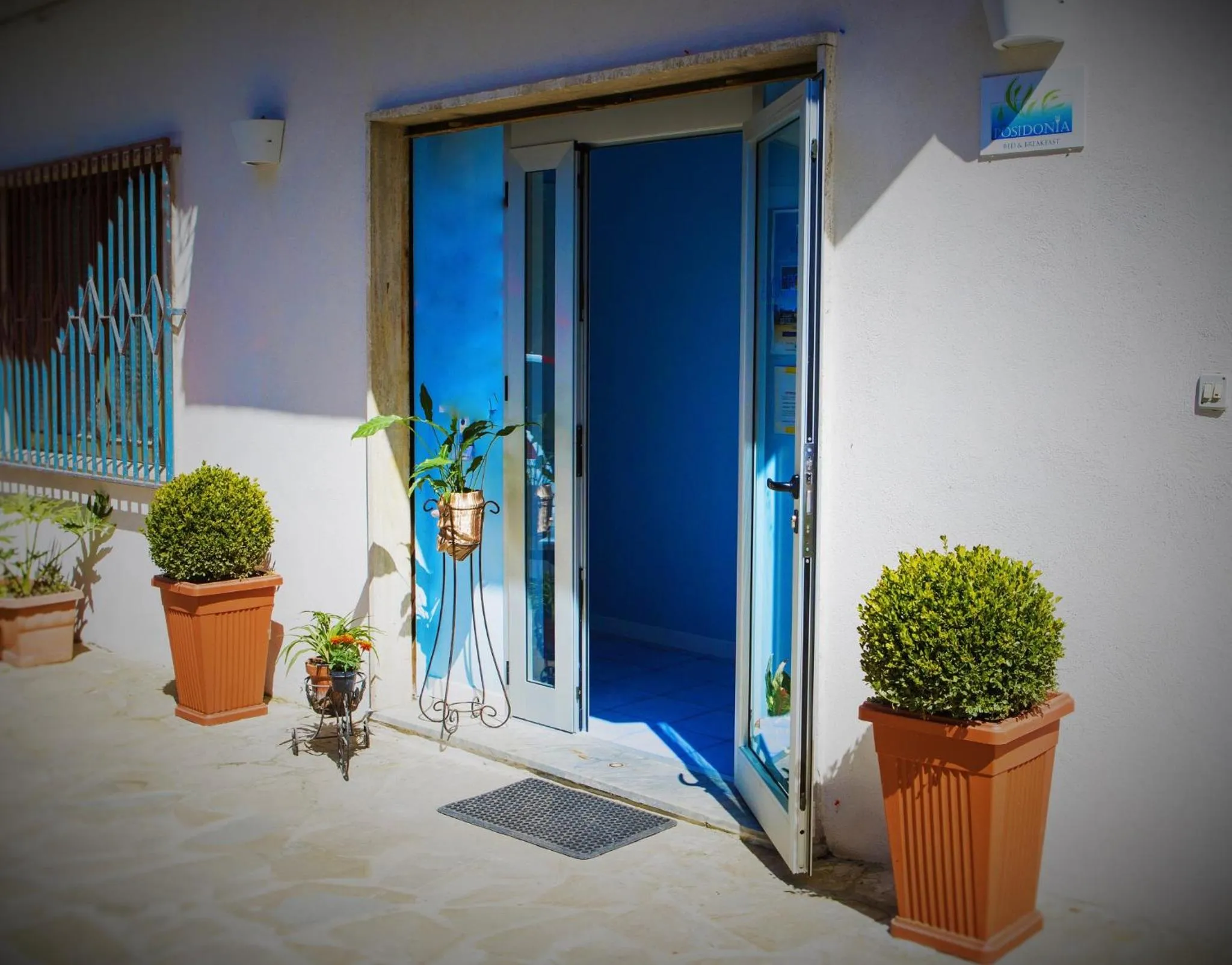 Facade/entrance in B&B Posidonia