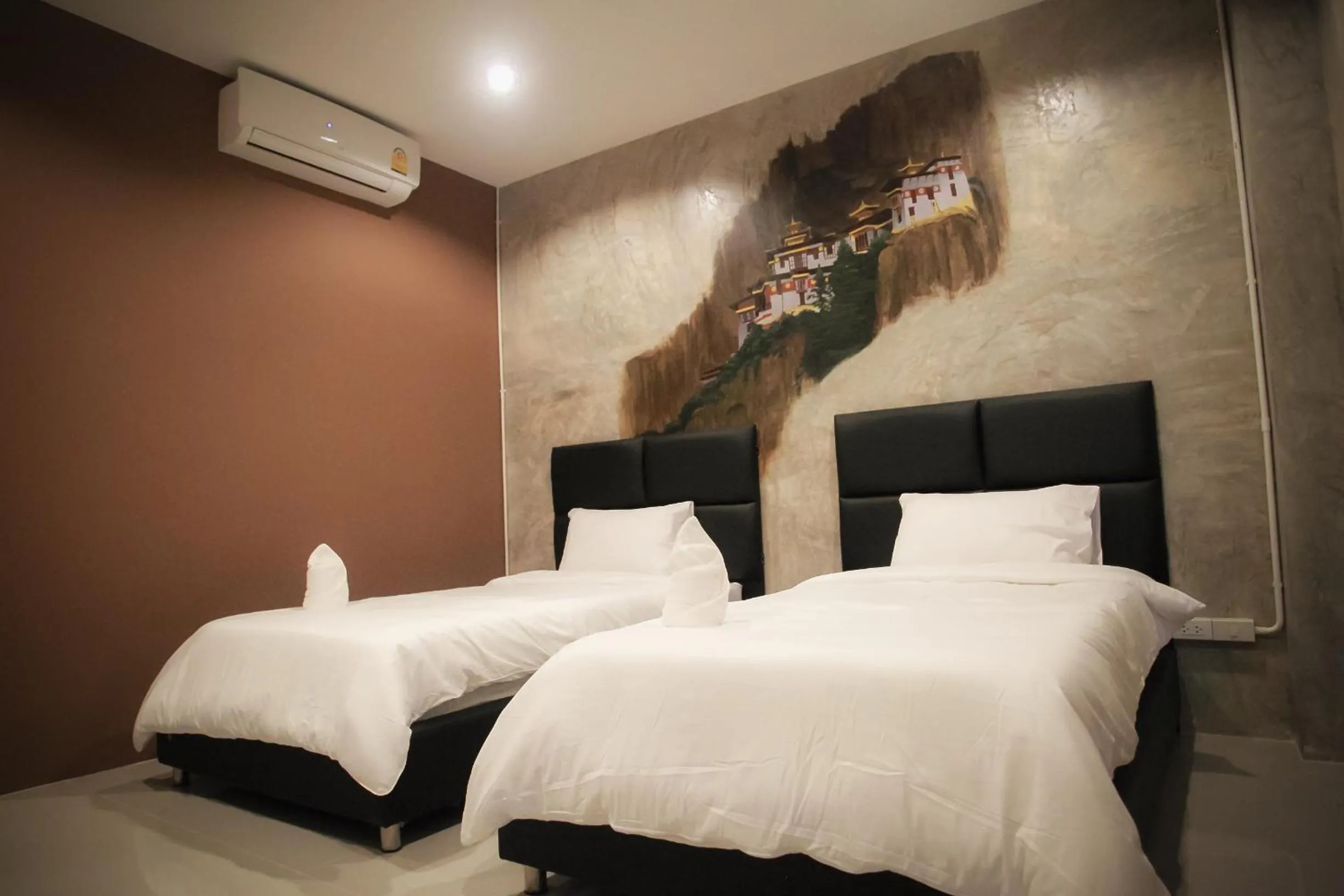 Photo of the whole room, Bed in B-Cozy Hotel