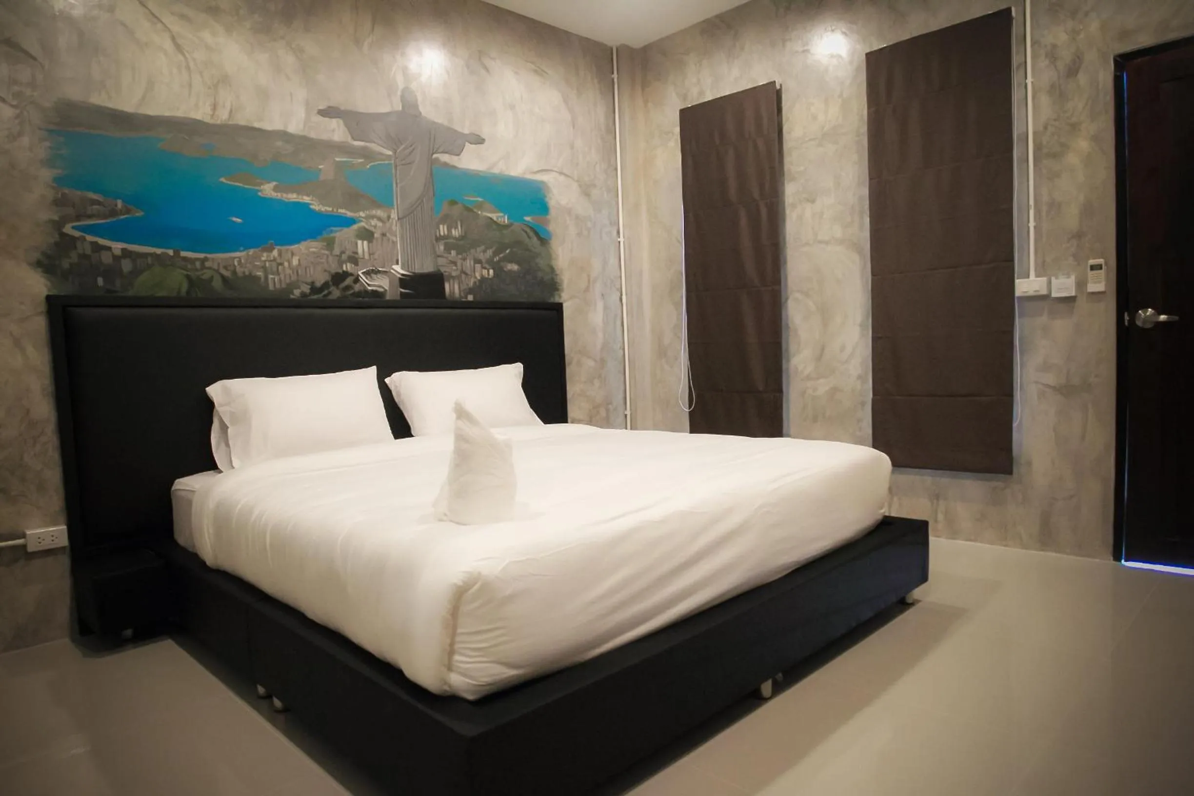 Photo of the whole room, Bed in B-Cozy Hotel