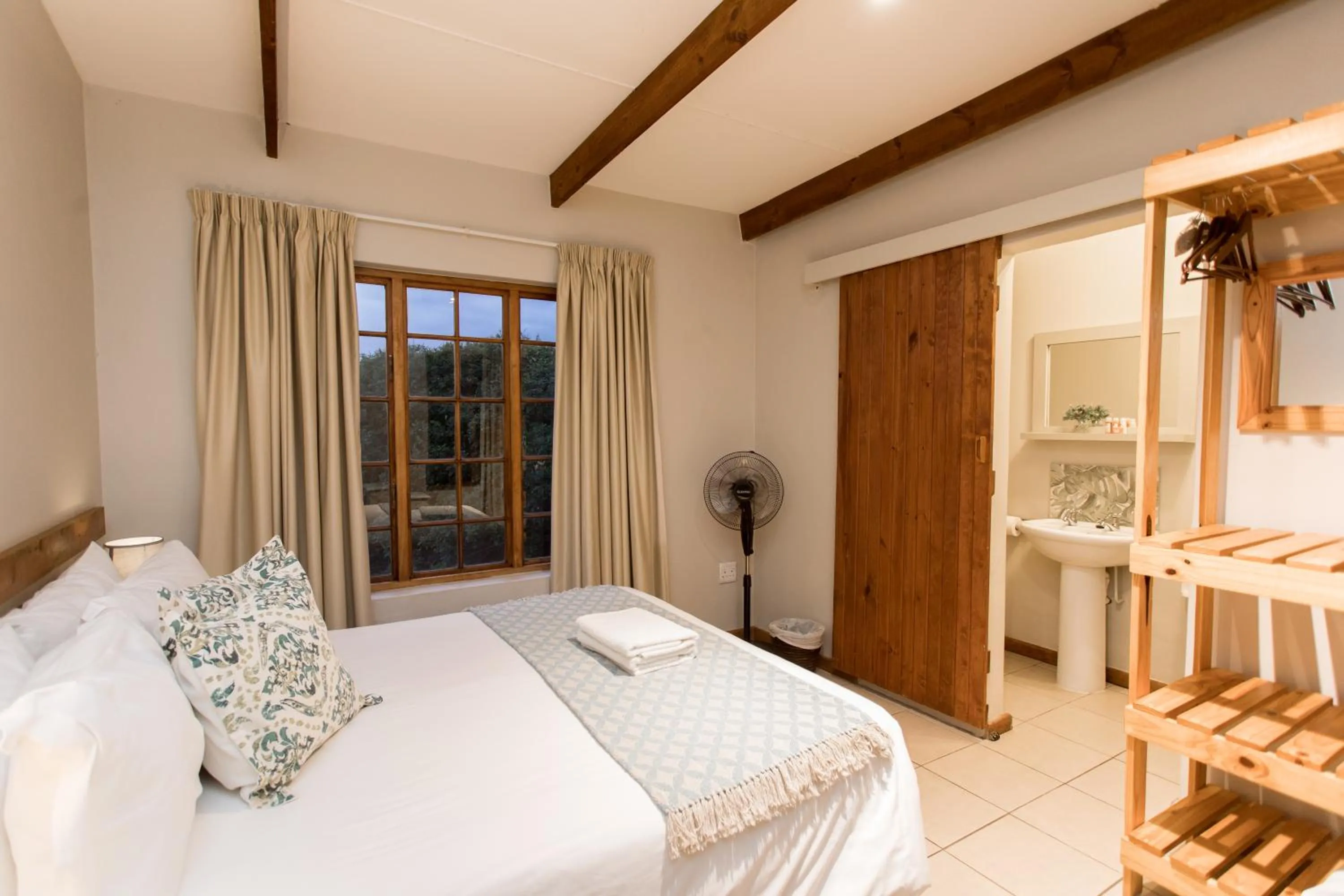 Bedroom, Bed in Bella Manga Country Escape