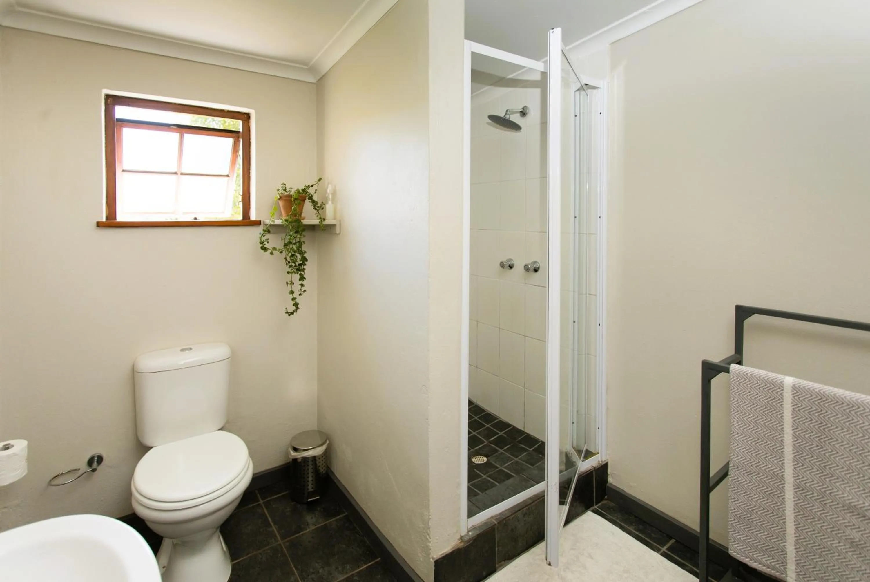 Shower in Bella Manga Country Escape