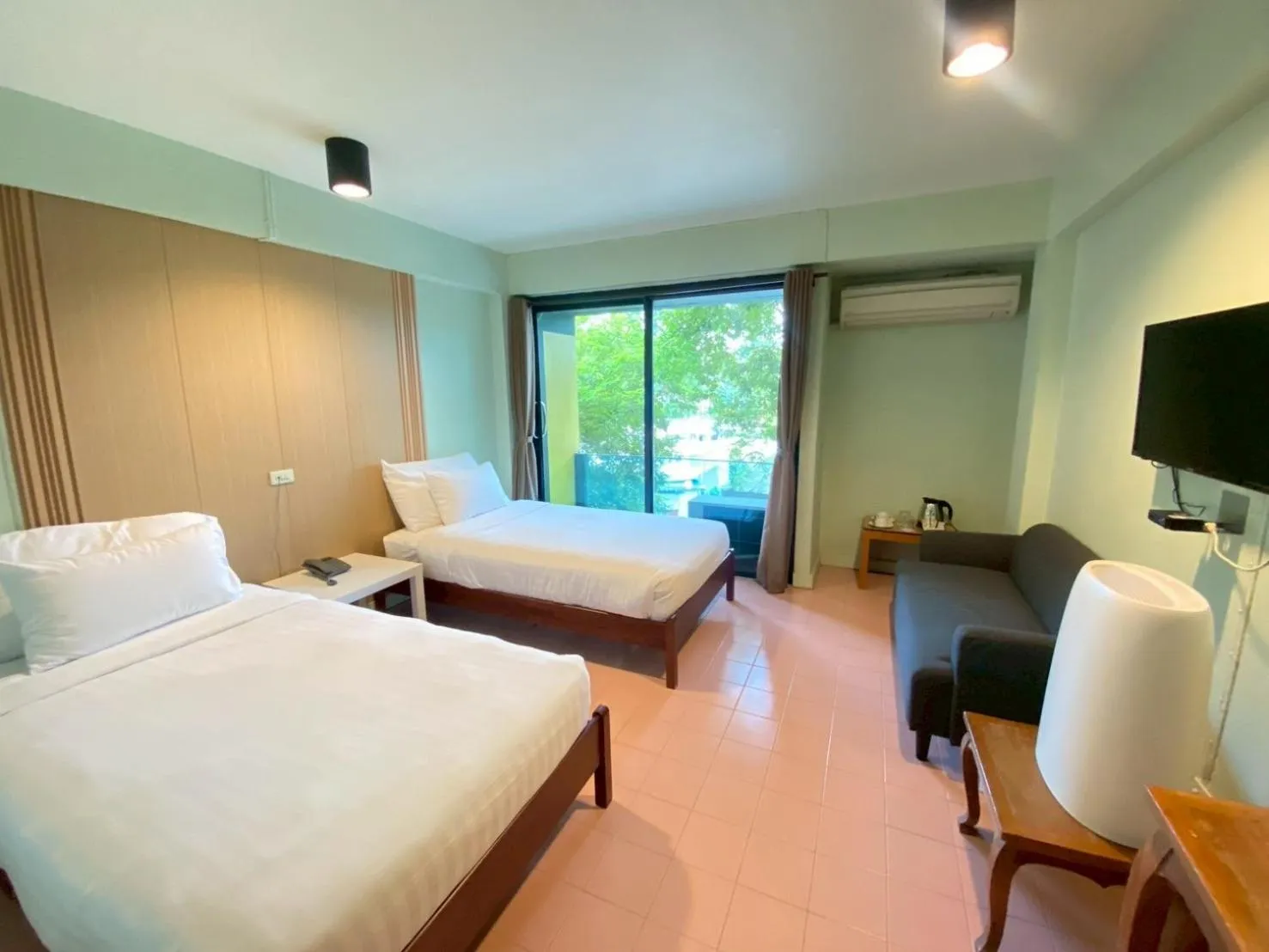 Bedroom, Bed in A Hotel Budget