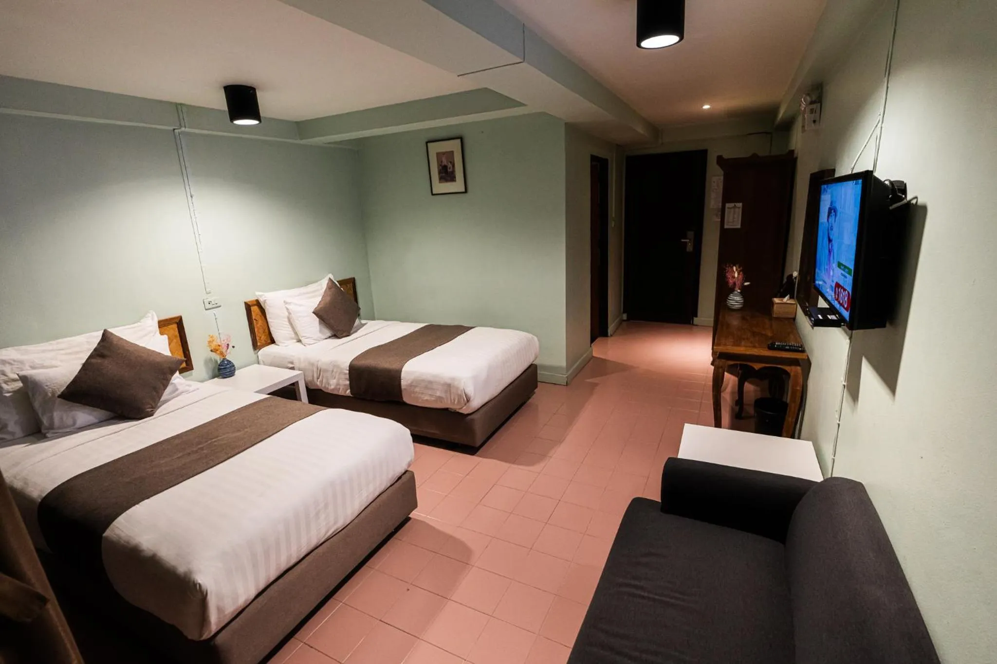 Photo of the whole room, Bed in A Hotel Budget