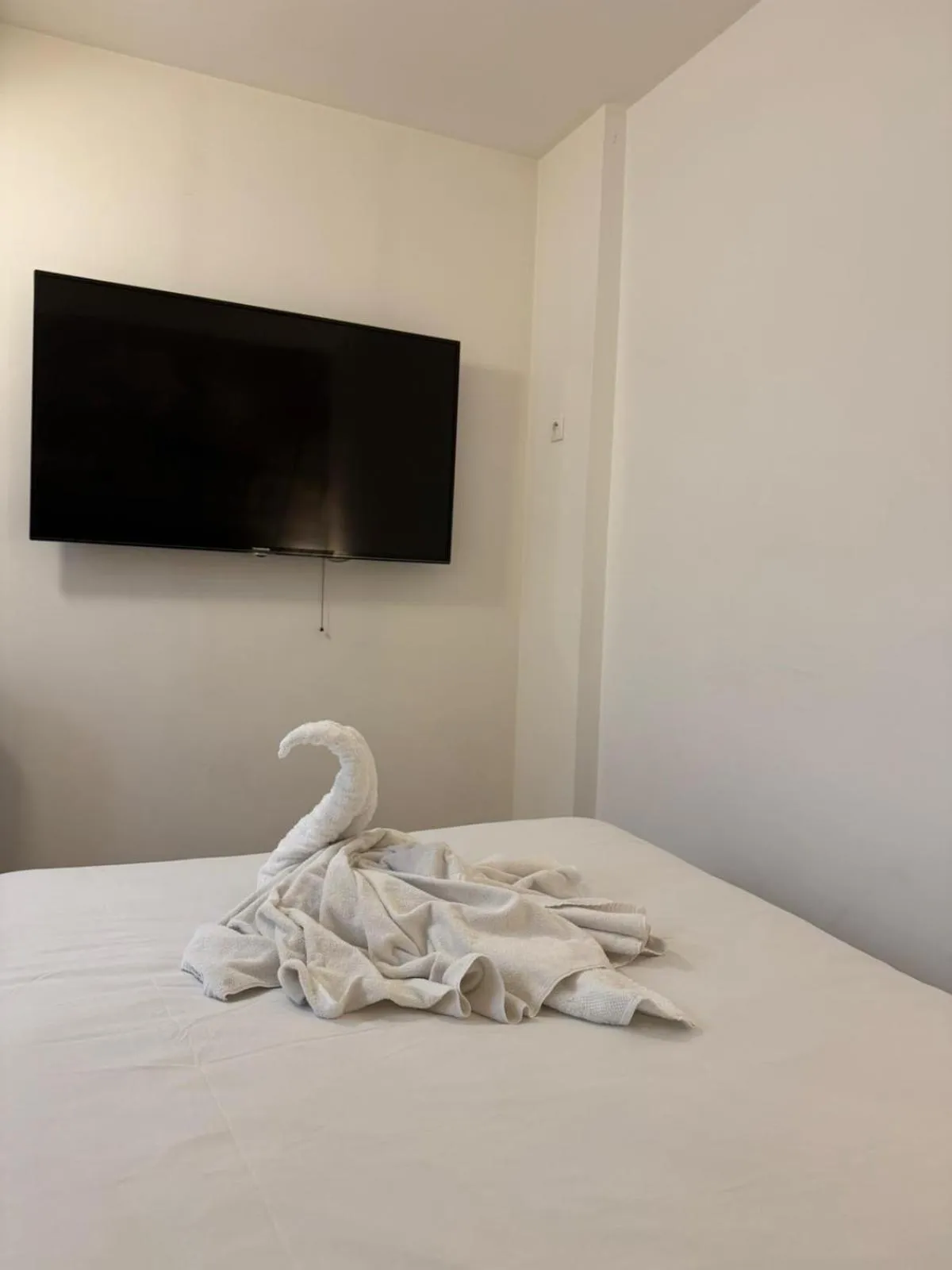 Bedroom, Bed in Les Pénates de Loire