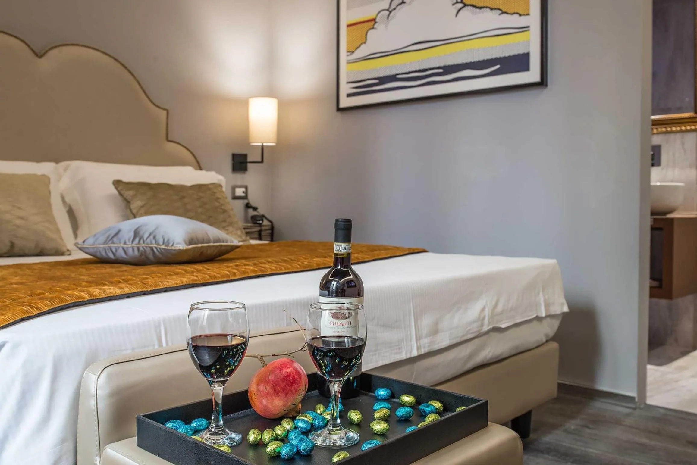 Photo of the whole room, Bed in Colonna Suite Del Corso