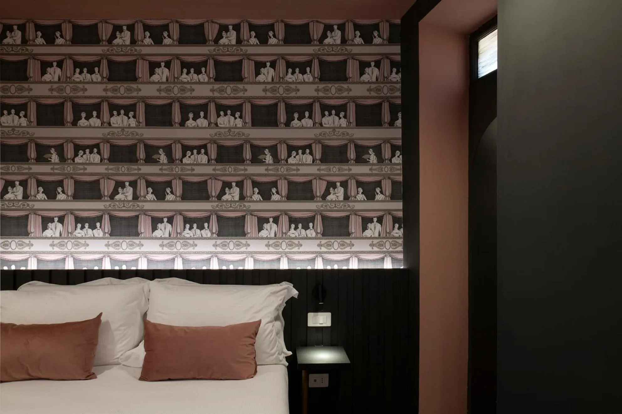 Bed in Colonna Suite Del Corso