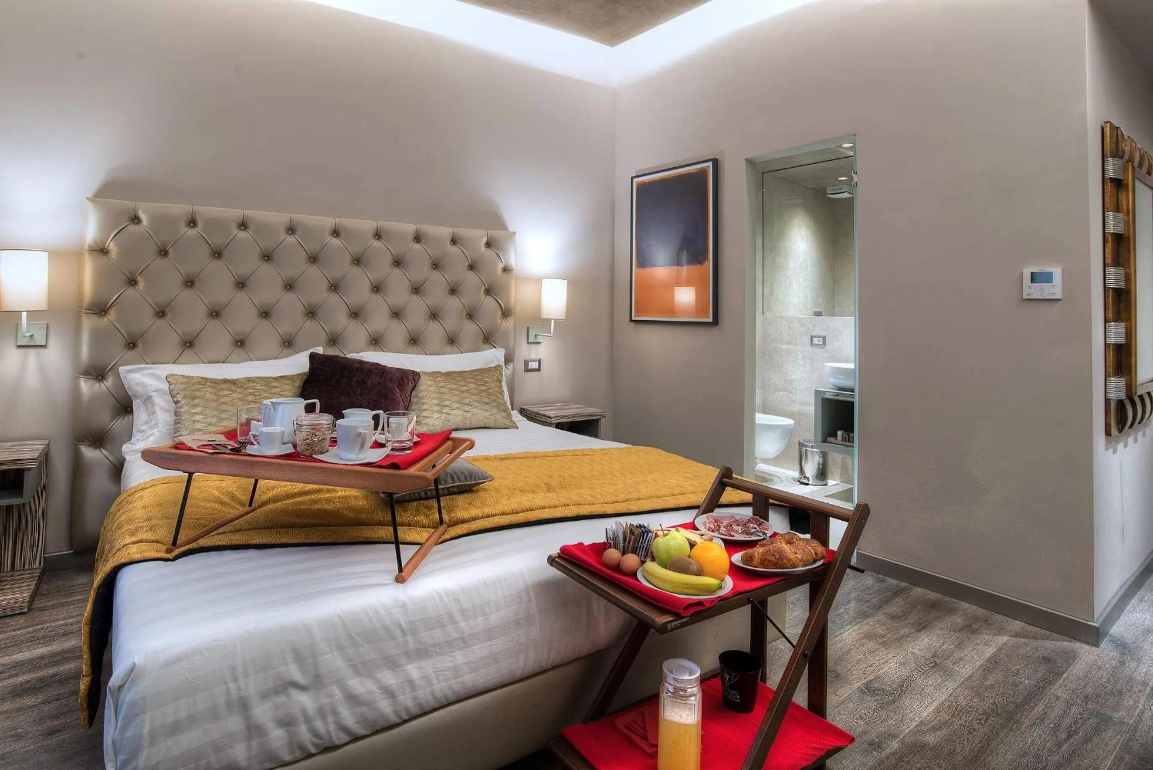 Photo of the whole room, Bed in Colonna Suite Del Corso