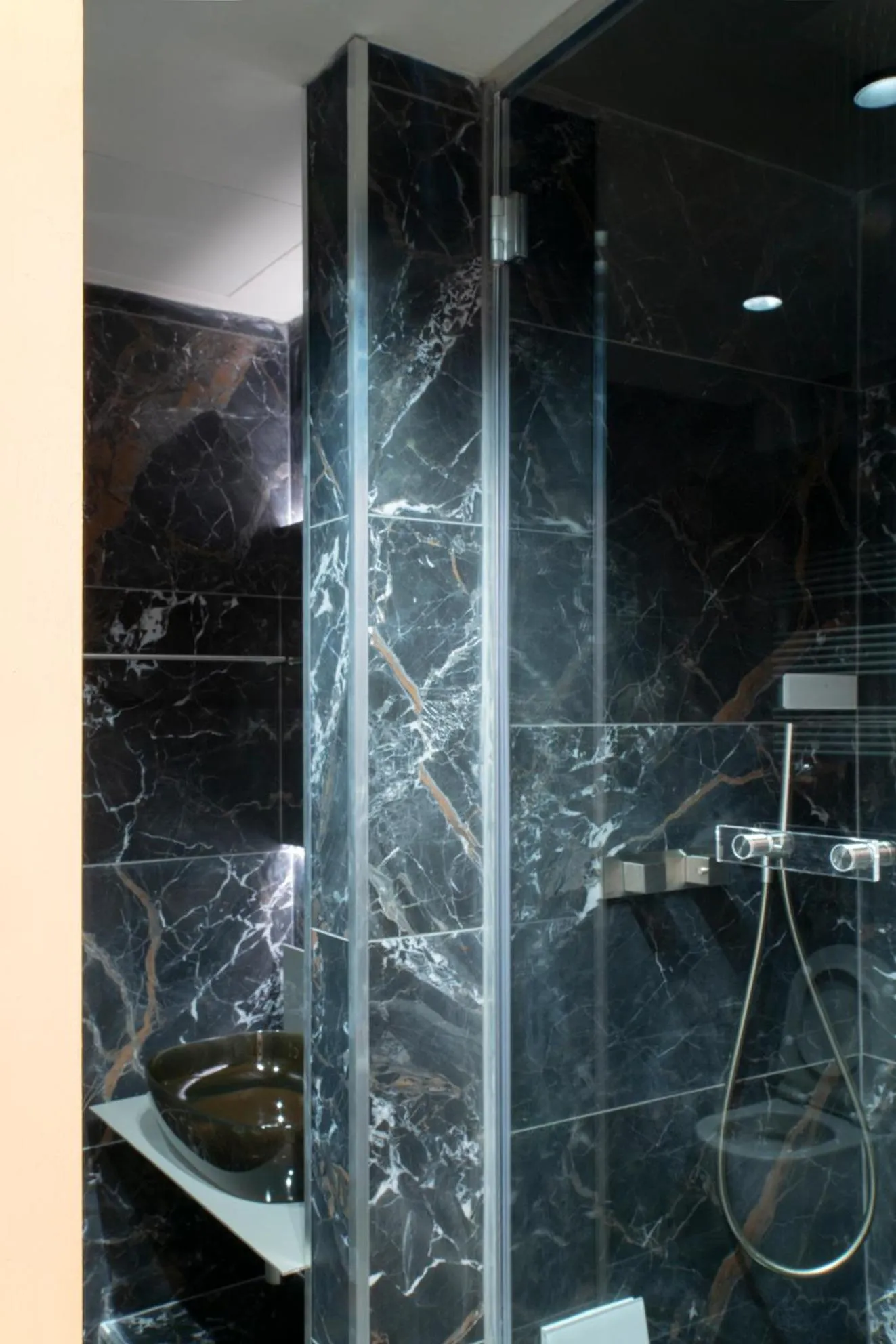 Shower in Colonna Suite Del Corso