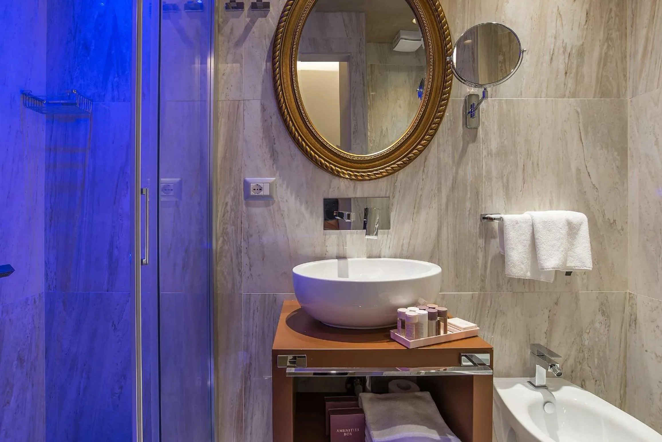 Bathroom in Colonna Suite Del Corso
